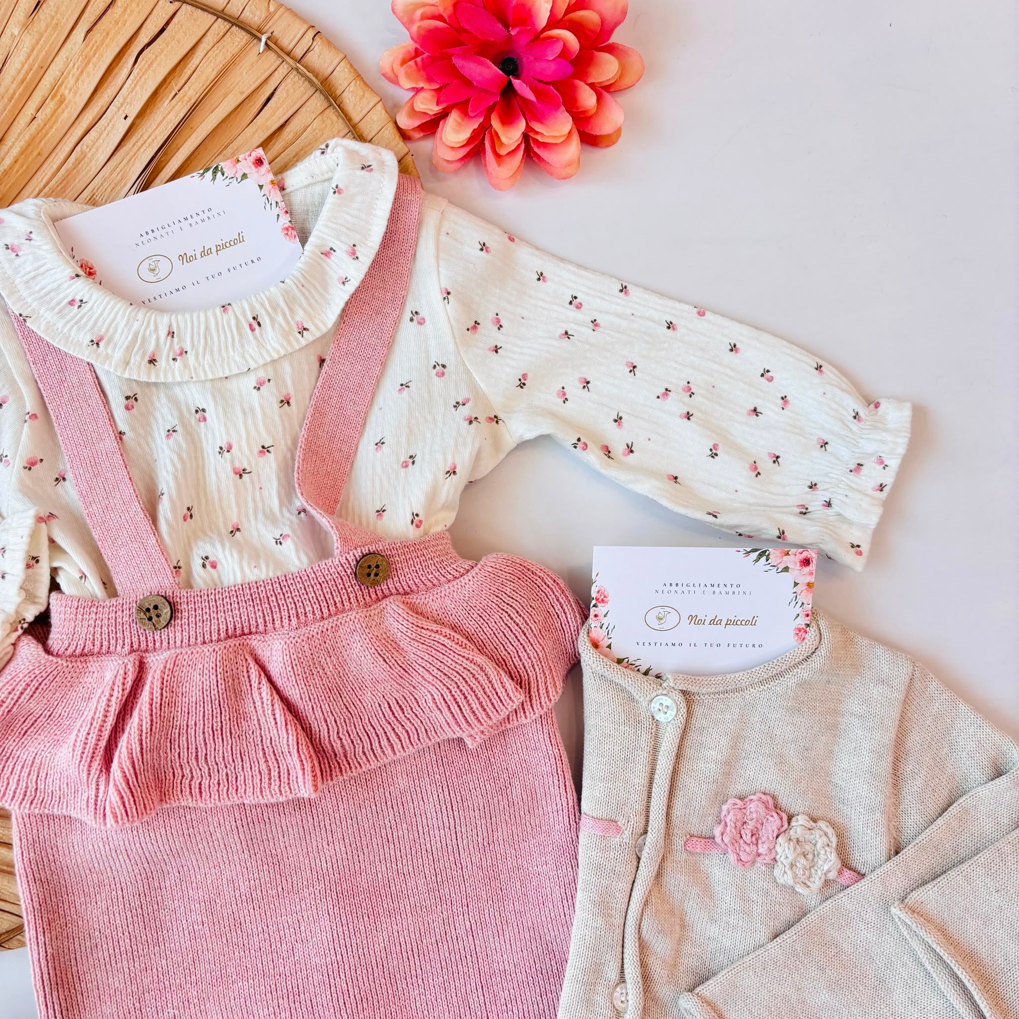 COMPLETO IN COTONE CALDO ROSA CON FANTASIA FLOREALE
