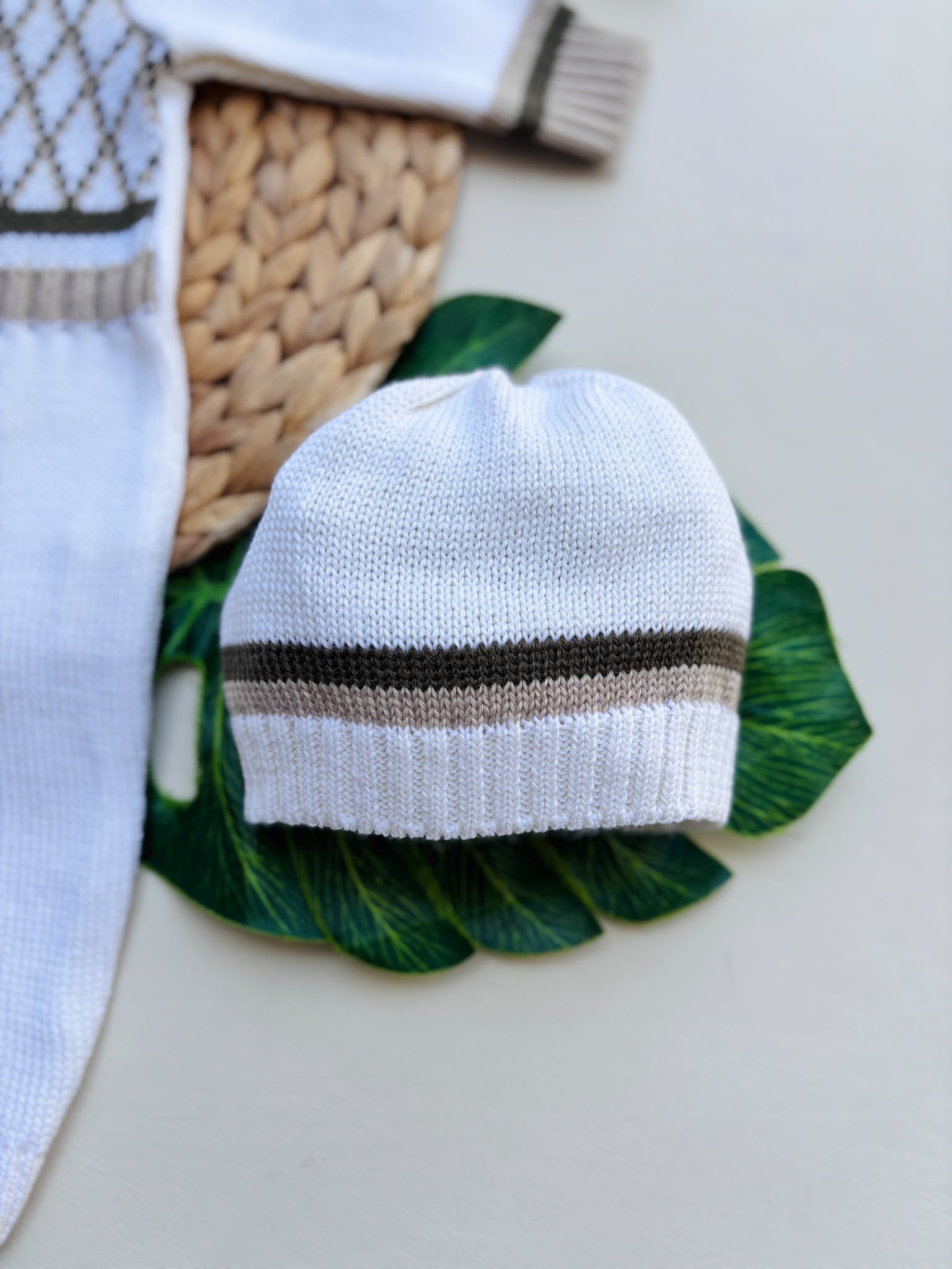 TUTINA CON SET PARURE IN LANA VERDE PANNA E BEIGE