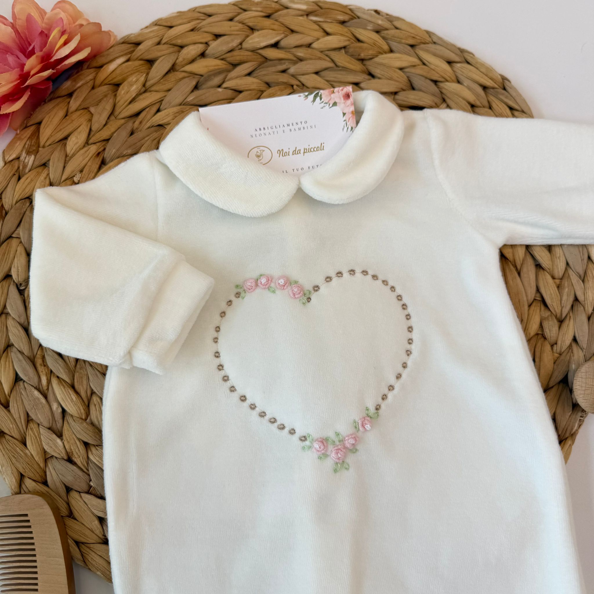 TUTINA IN CINIGLIA PANNA CON RAFFINATO RICAMO A FORMA DI CUORE