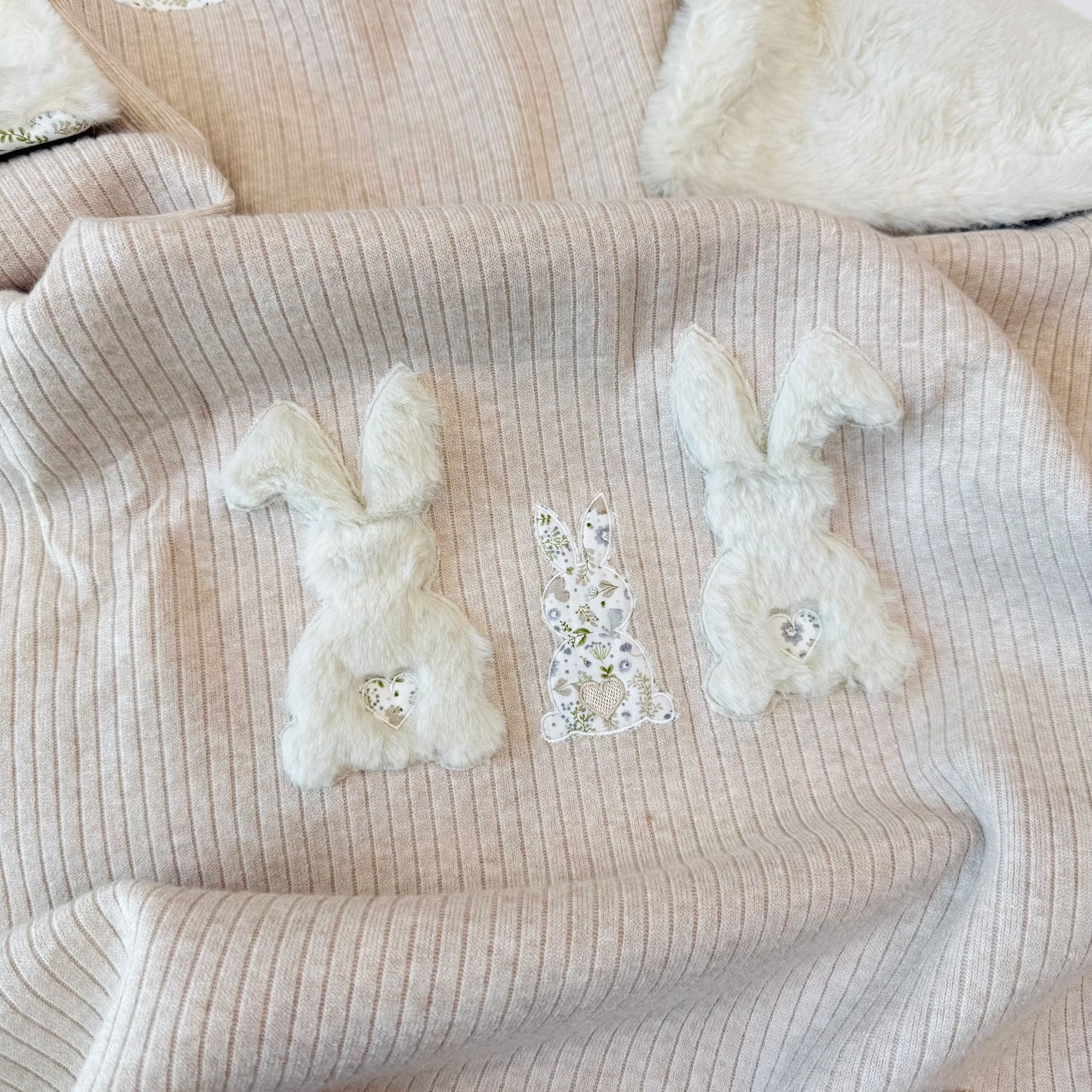 COPERTINA MAGLINA CALDA E PELLICCETTA BEIGE