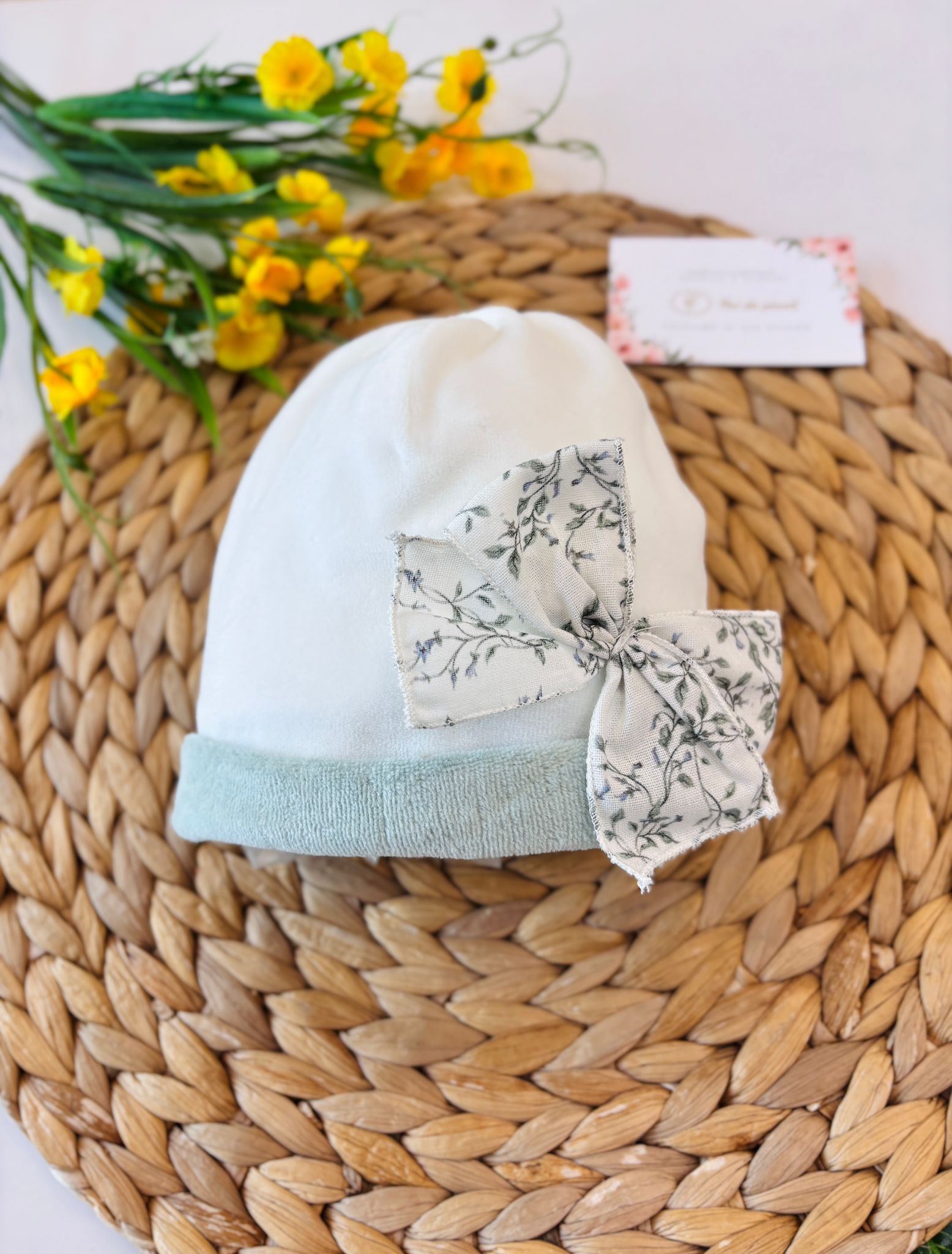 CAPPELLO CINIGLIA BIANCO FIOCCO FIORI SALVIA
