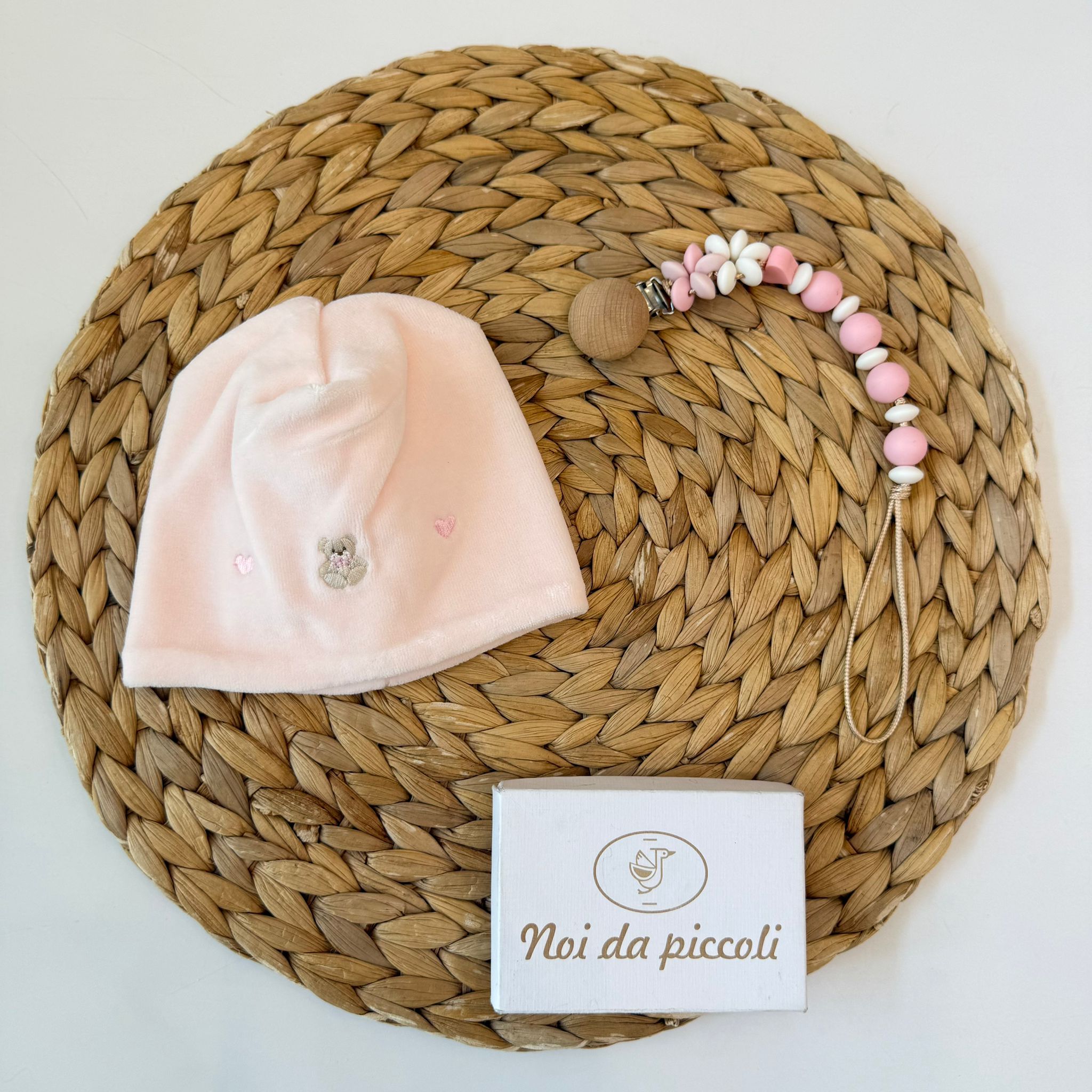 CAPPELLO IN CINIGLIA ROSA CON ORSETTI RICAMATI