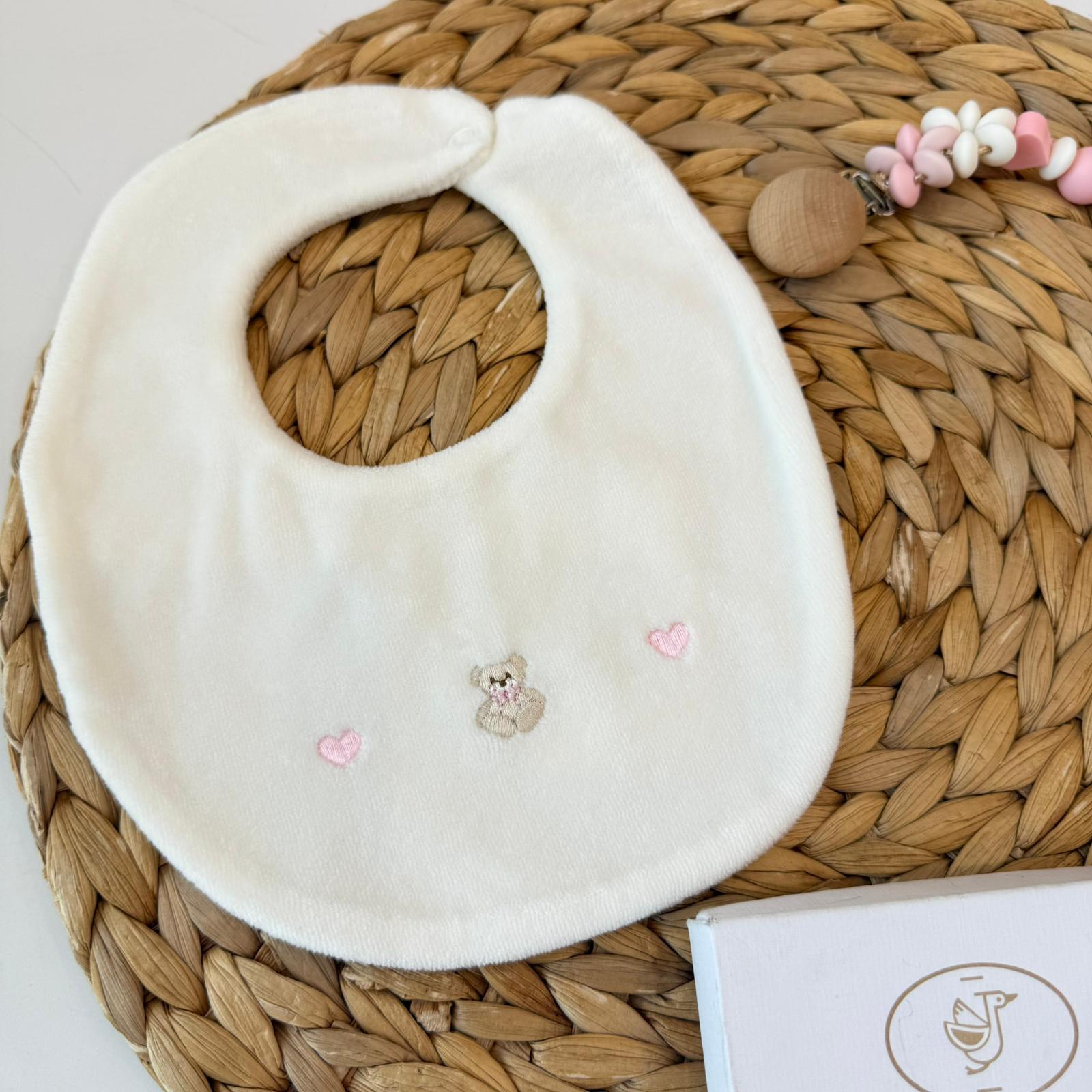 BAVETTA IN CINIGLIA BIANCO CON ORSETTI E CUORICINI ROSA
