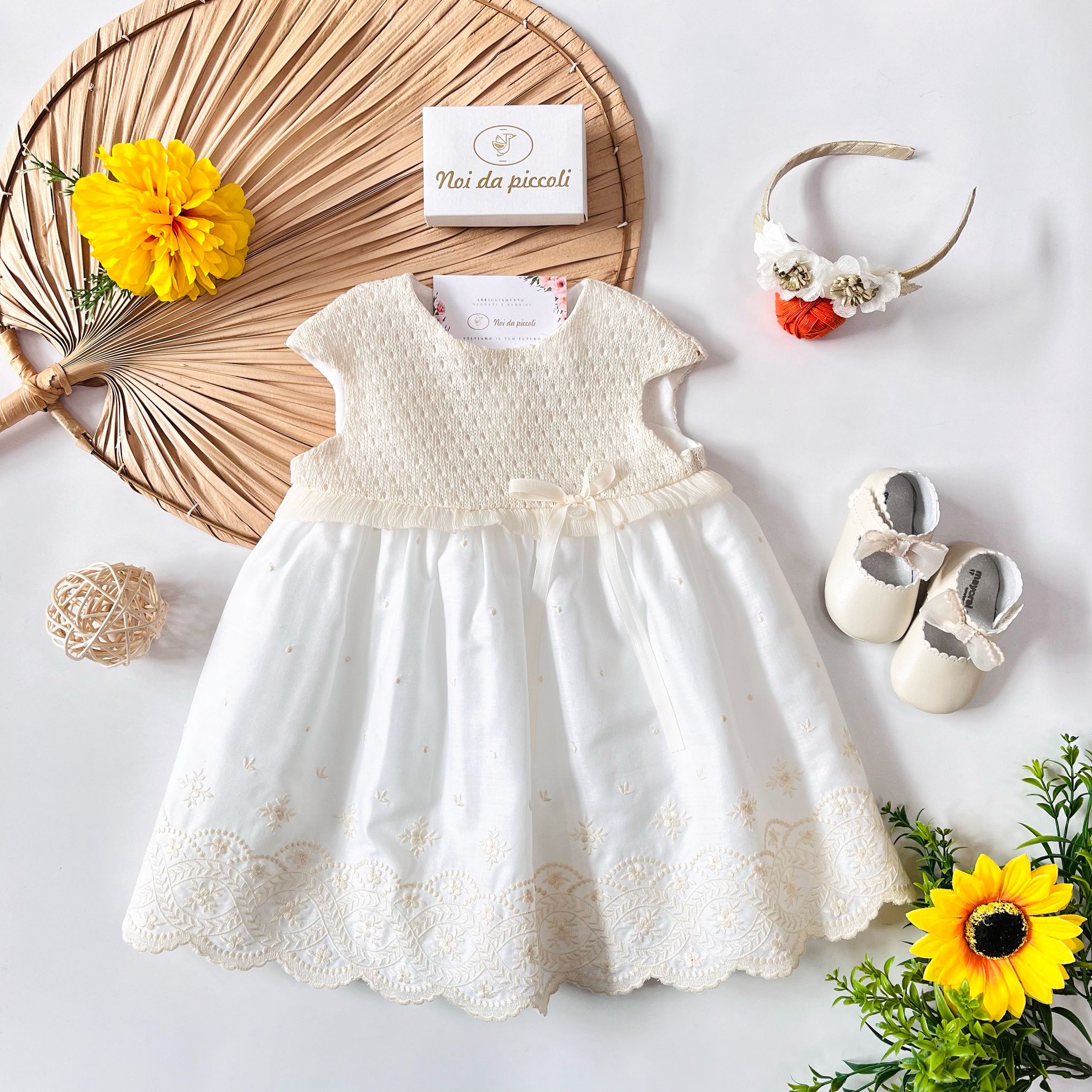 ABITINO AVORIO CON MERLETTO E MACRAME' - Noi da piccoli