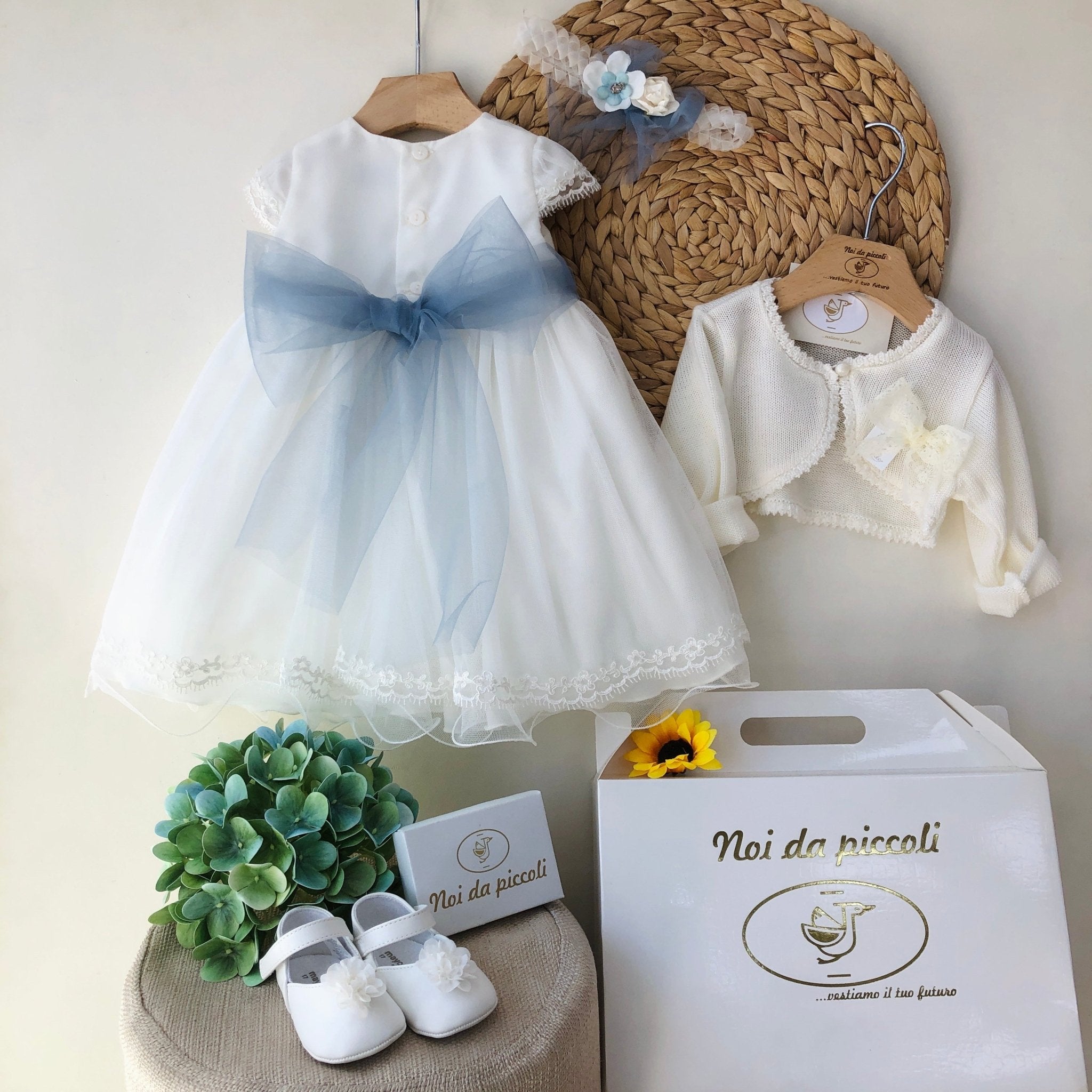 ABITINO AVORIO E AZULADO CON FIORE - Noi da piccoli