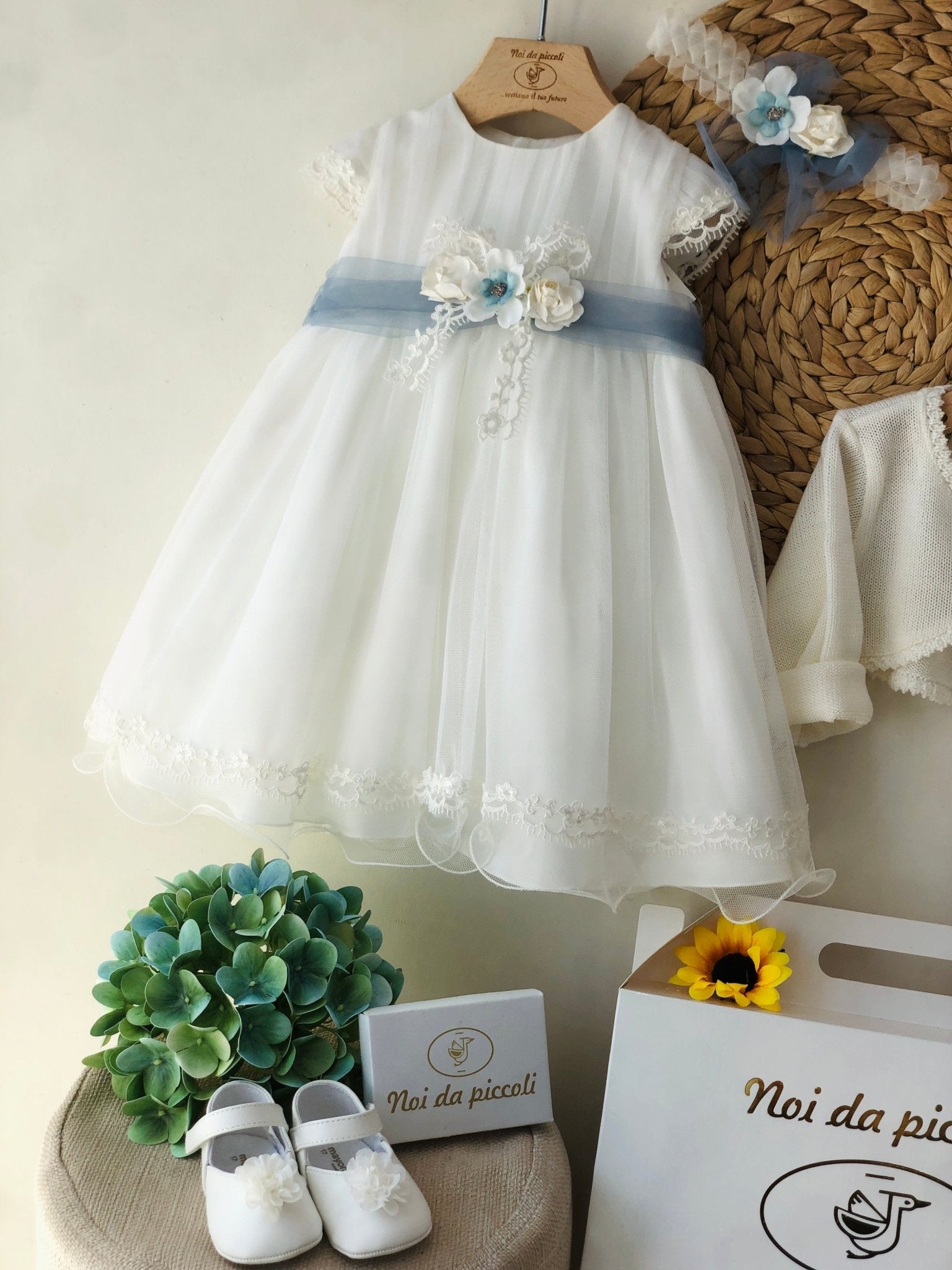 ABITINO AVORIO E AZULADO CON FIORE - Noi da piccoli