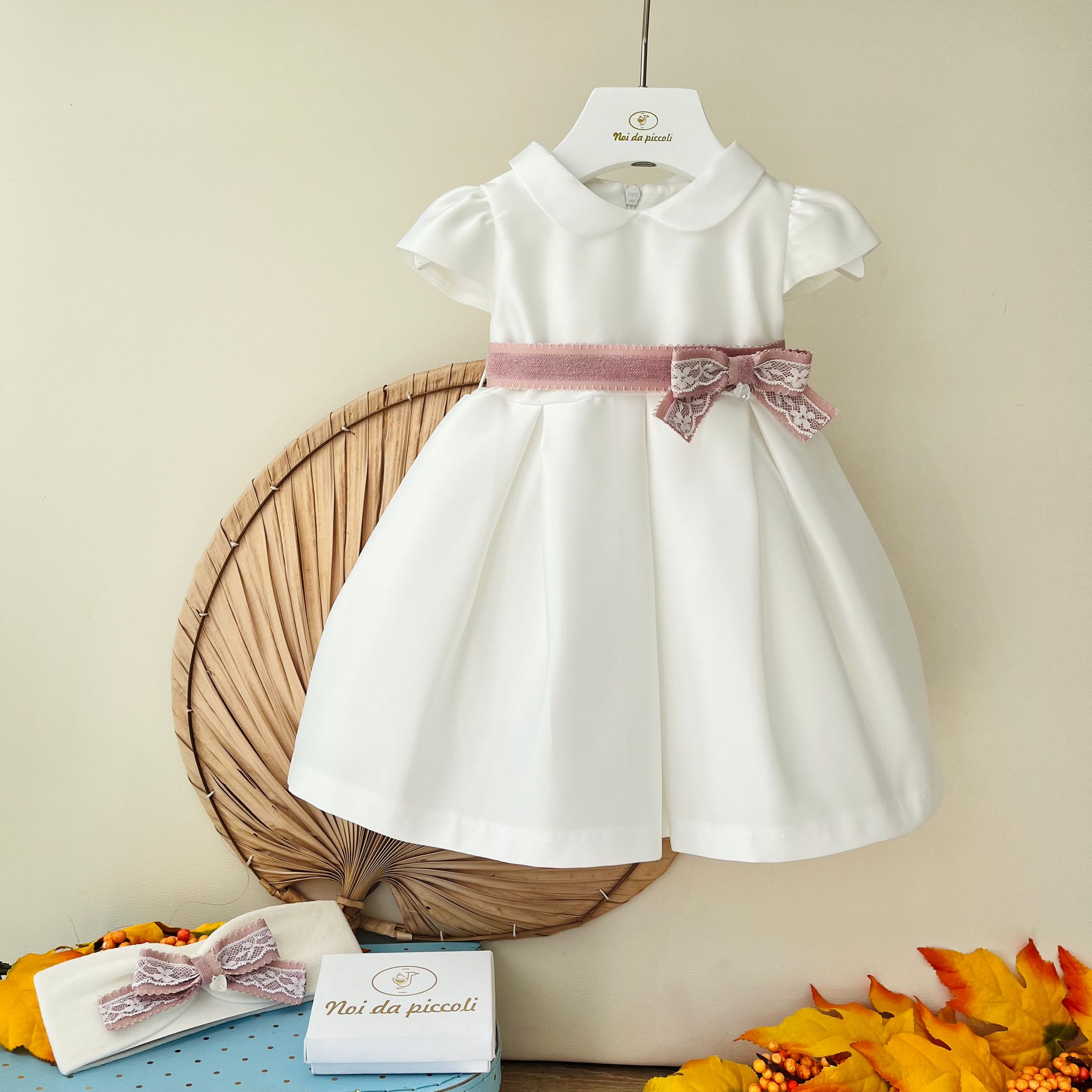 ABITINO CERIMONIALE A MAICA CORTA CON FIOCCHETTINO BIANCO ROSA - Noi da piccoli