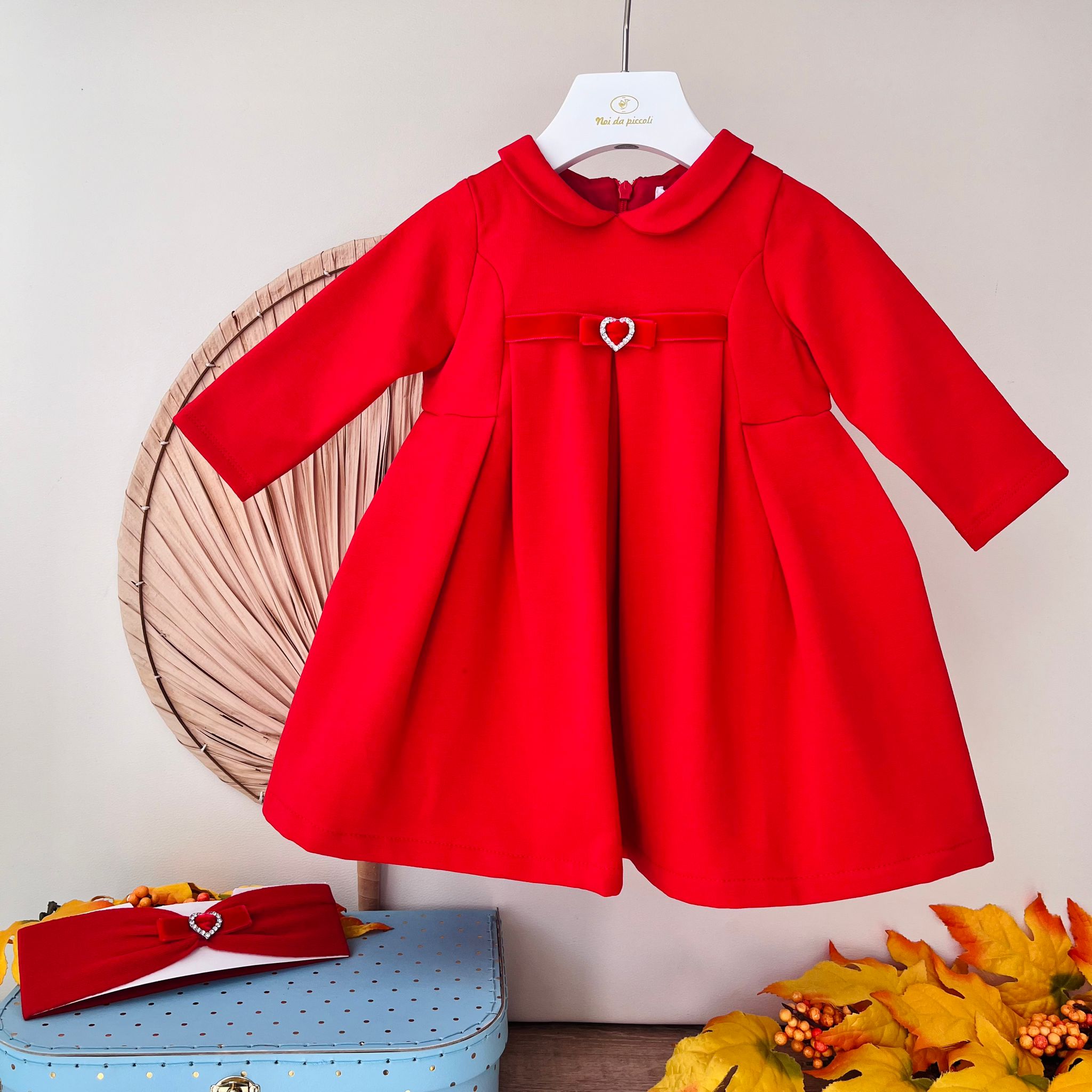 ABITINO CERIMONIALE A MANICA LUNGA CON CUORICINO SWAROSKI ROSSO - Noi da piccoli