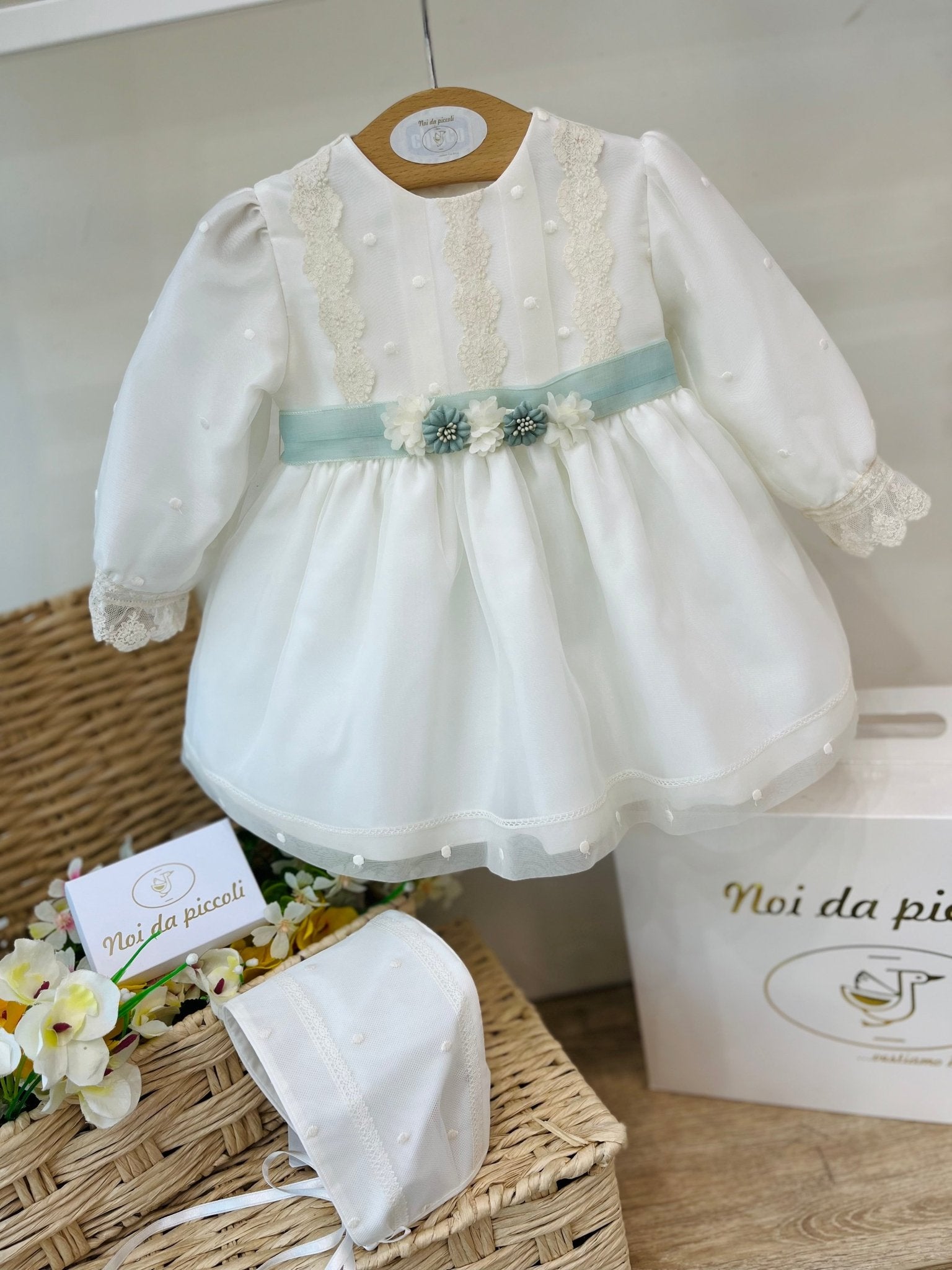 ABITINO CERIMONIALE AVORIO CON FASCIA SALVIA FREYA - Noi da piccoli