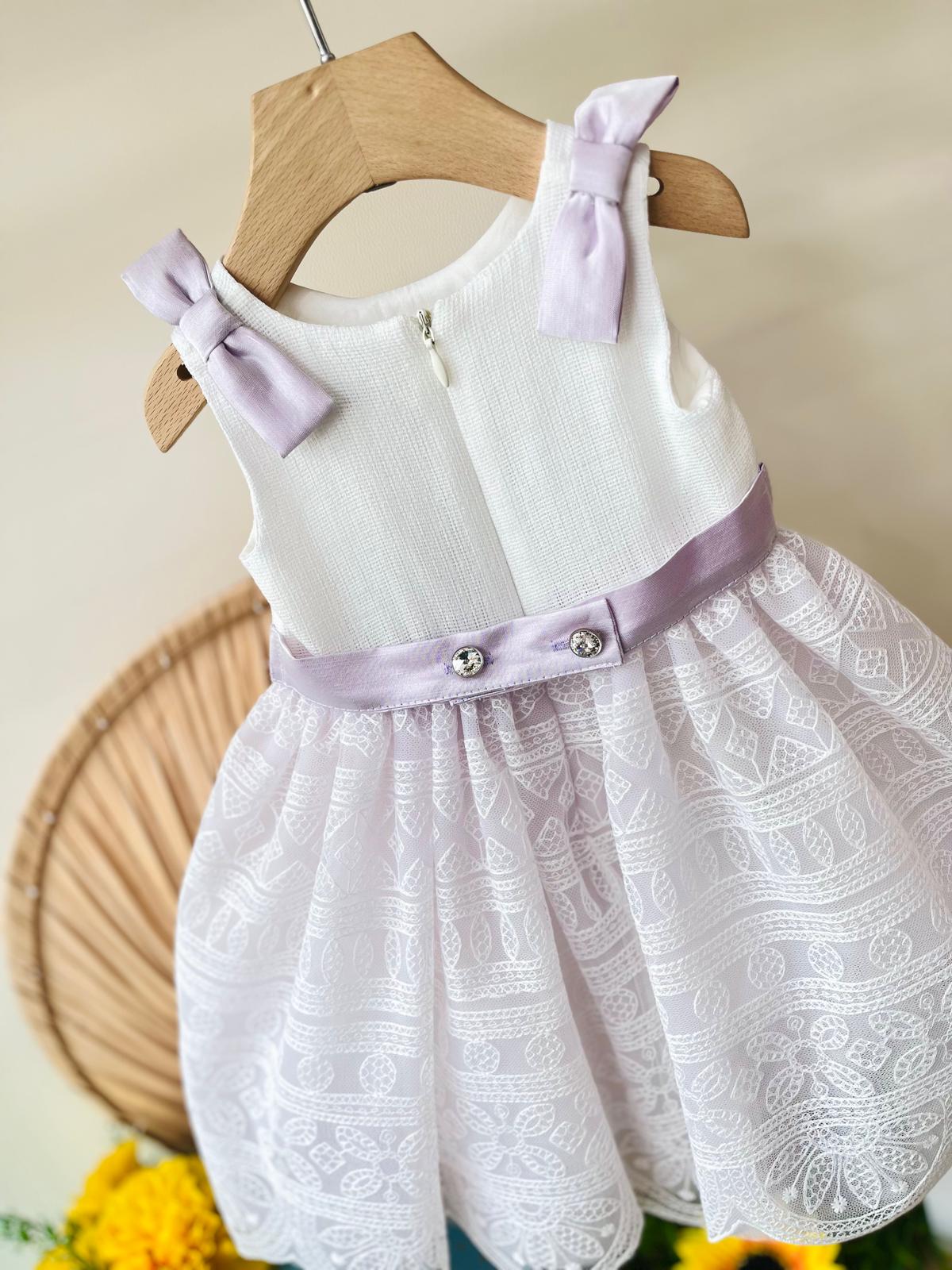 ABITINO CERIMONIALE BIANCO E LILLA CON SPOLVERINO IN TULLE - Noi da piccoli