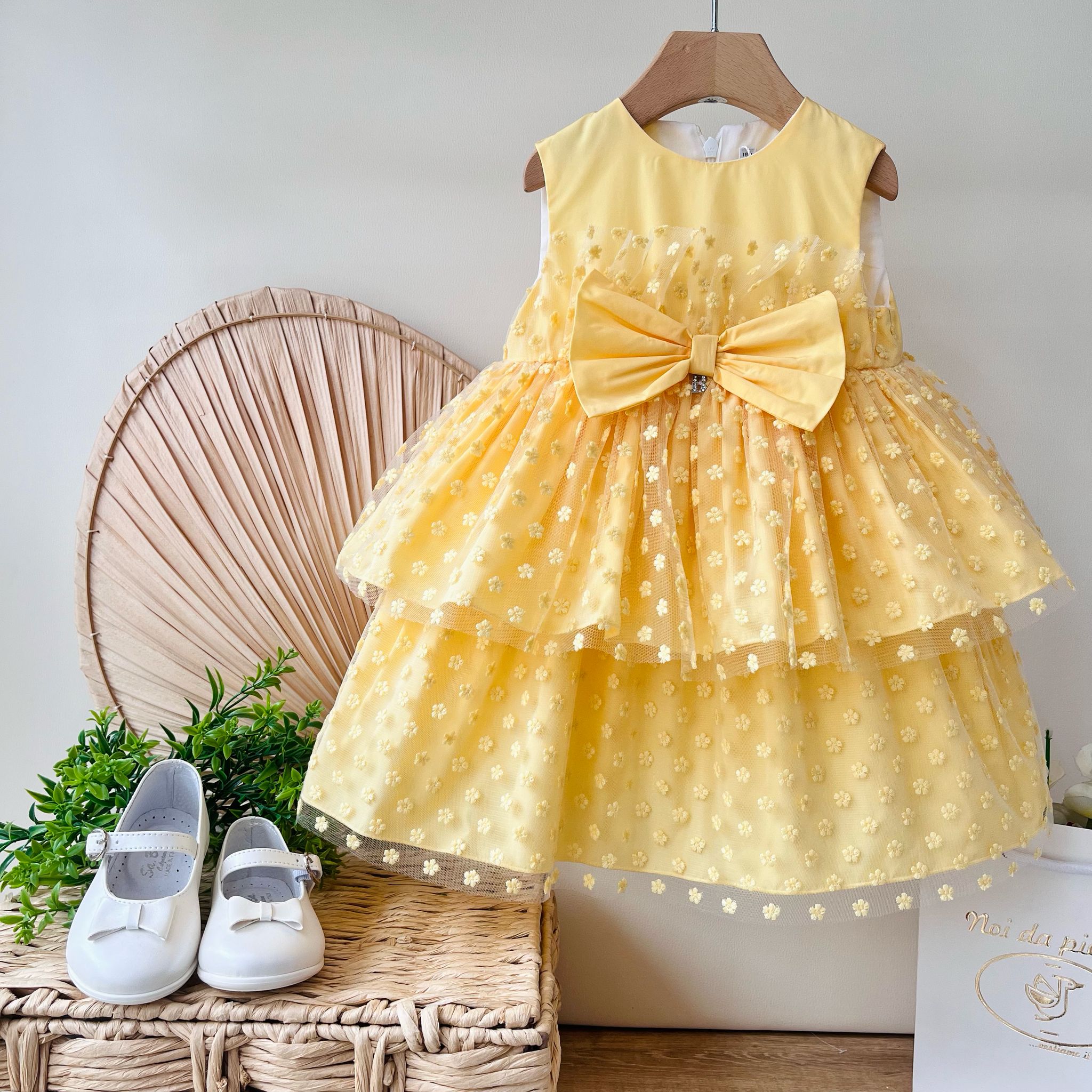 ABITINO CERIMONIALE GIALLO CON TULLE A FIORELLINI E FIOCCO - Noi da piccoli