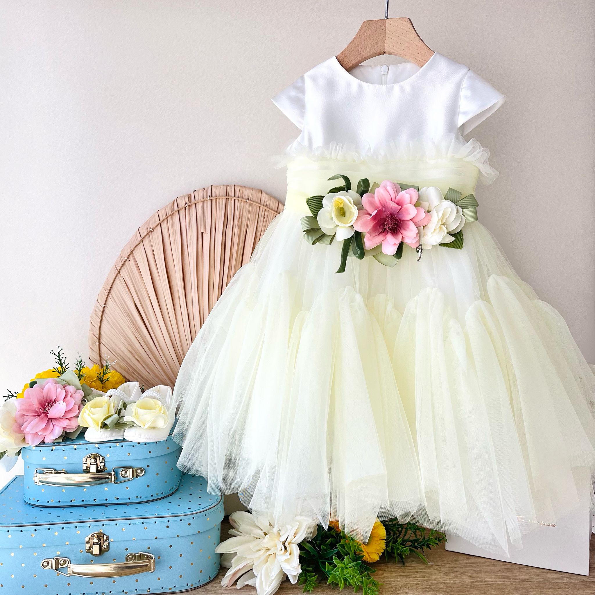 ABITINO CERIMONIALE GIALLO DELICATO E FIORI - Noi da piccoli