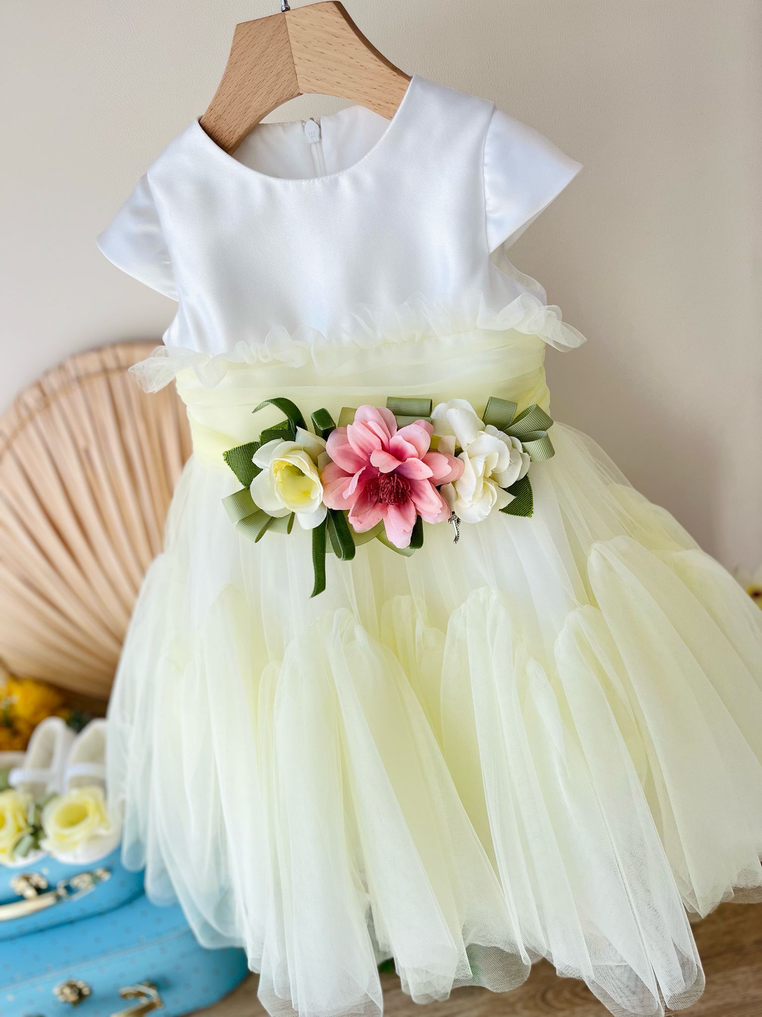 ABITINO CERIMONIALE GIALLO DELICATO E FIORI - Noi da piccoli