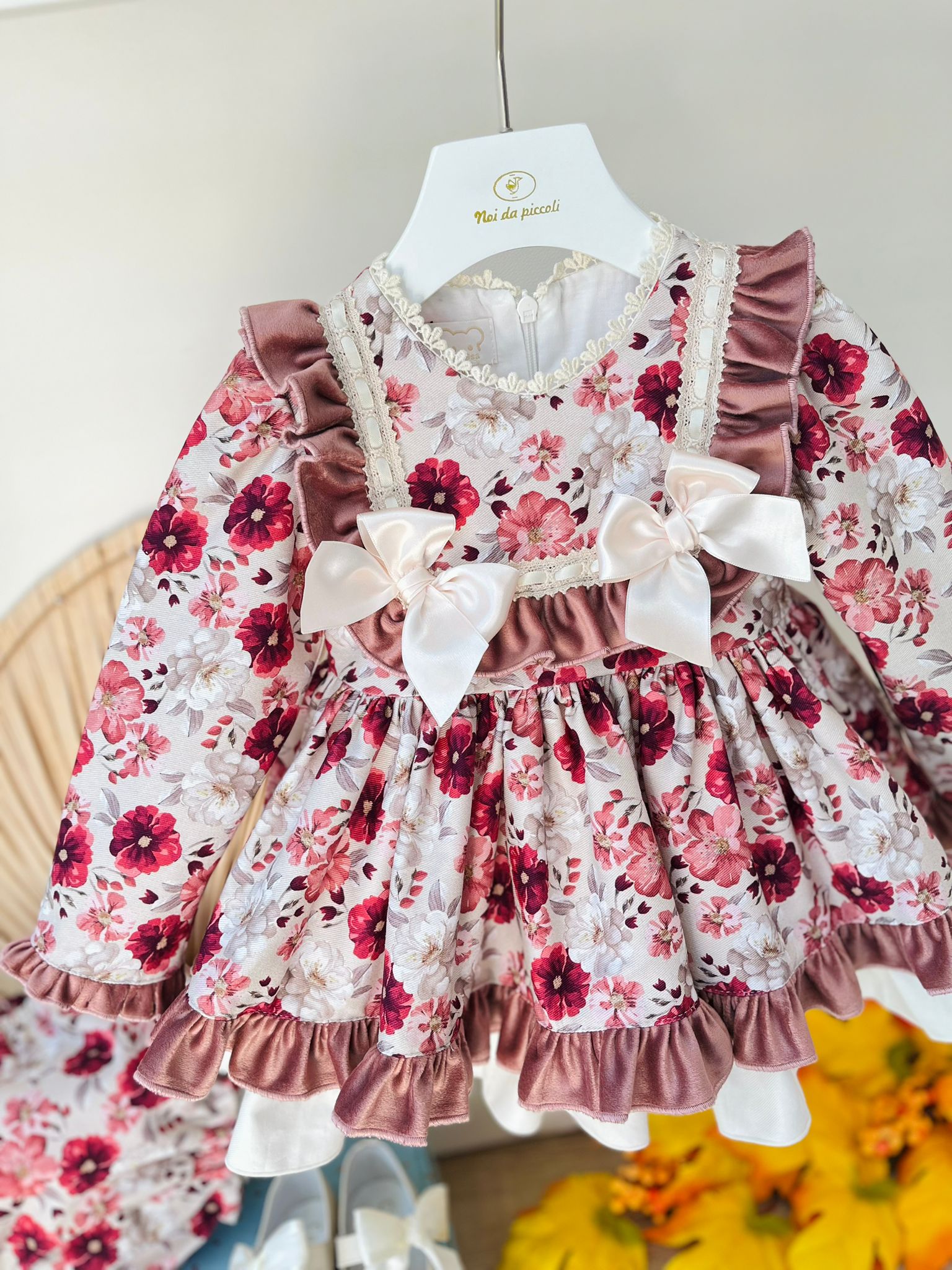 ABITINO IN CALDO COTONE CON FIOCCHETTINI PANNA ROSSO - Noi da piccoli