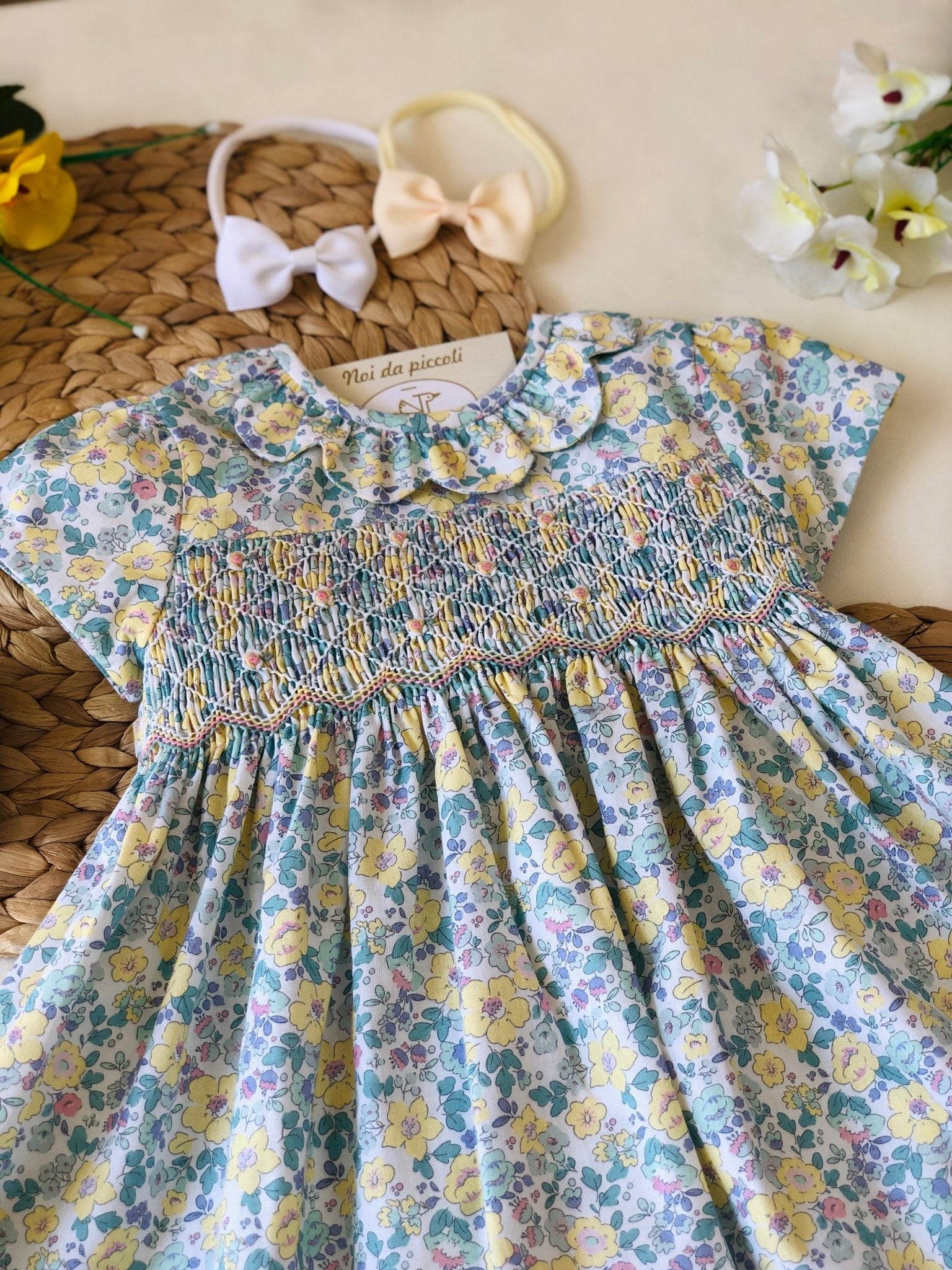 ABITINO IN FIORI GIALLO E VERDI CON PUNTO SMOK - Noi da piccoli