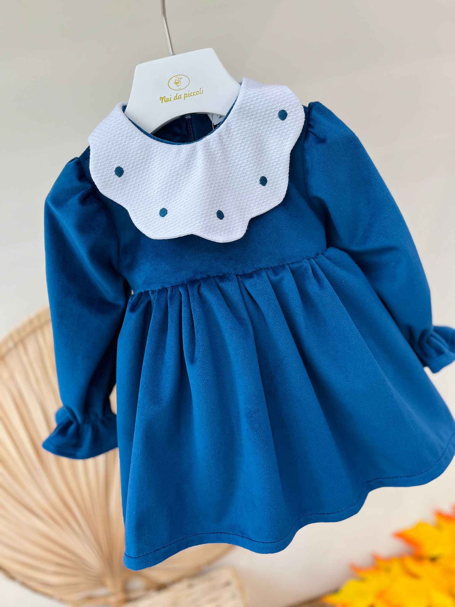 ABITINO IN VELLUTINO CON COLLETTO A POIS BLU - Noi da piccoli