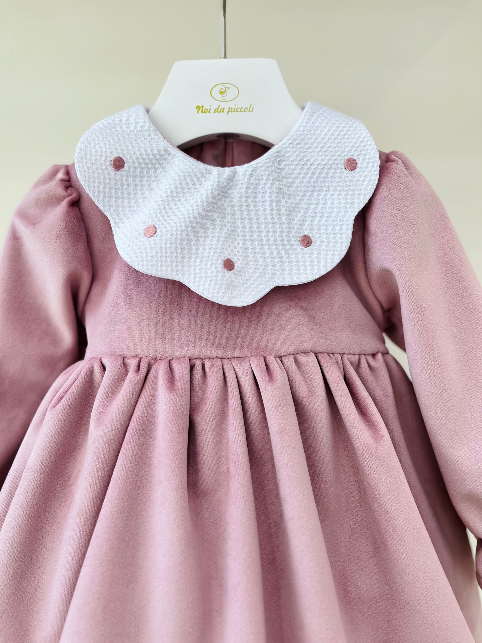 ABITINO IN VELLUTINO CON COLLETTO A POIS ROSA - Noi da piccoli