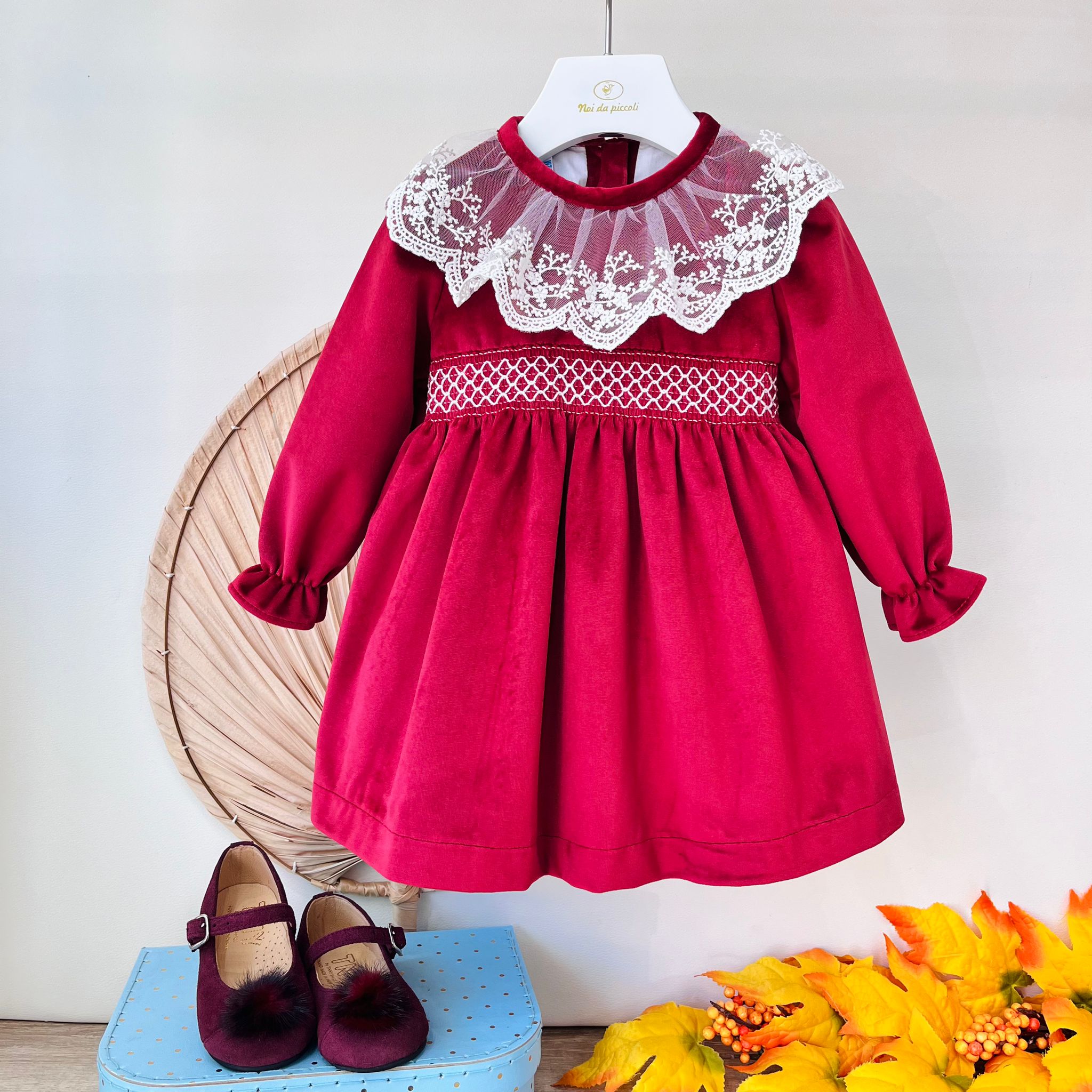 ABITINO IN VELLUTINO CON COLLETTO RICAMATO BORDEAUX - Noi da piccoli