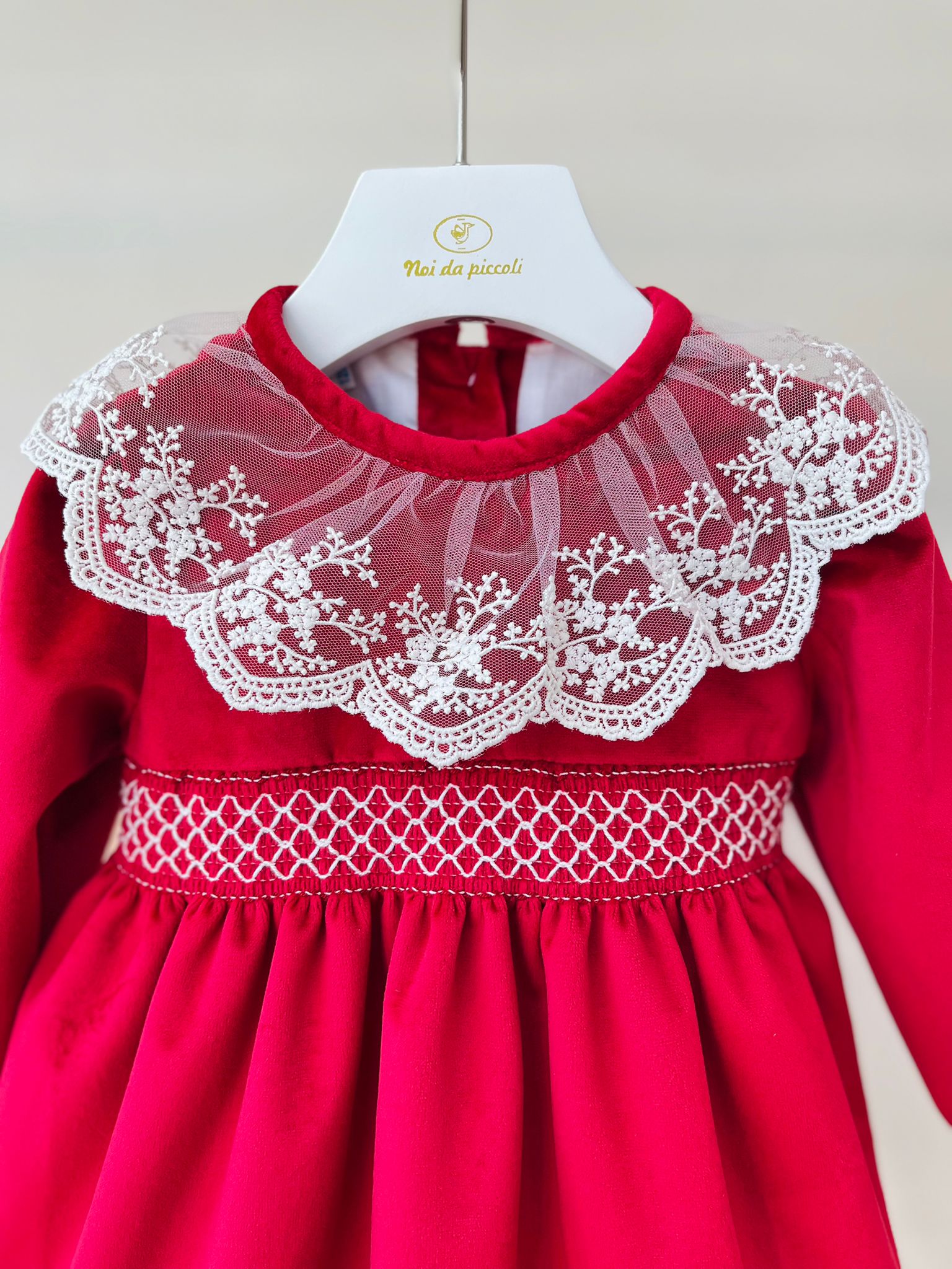 ABITINO IN VELLUTINO CON COLLETTO RICAMATO ROSSO - Noi da piccoli