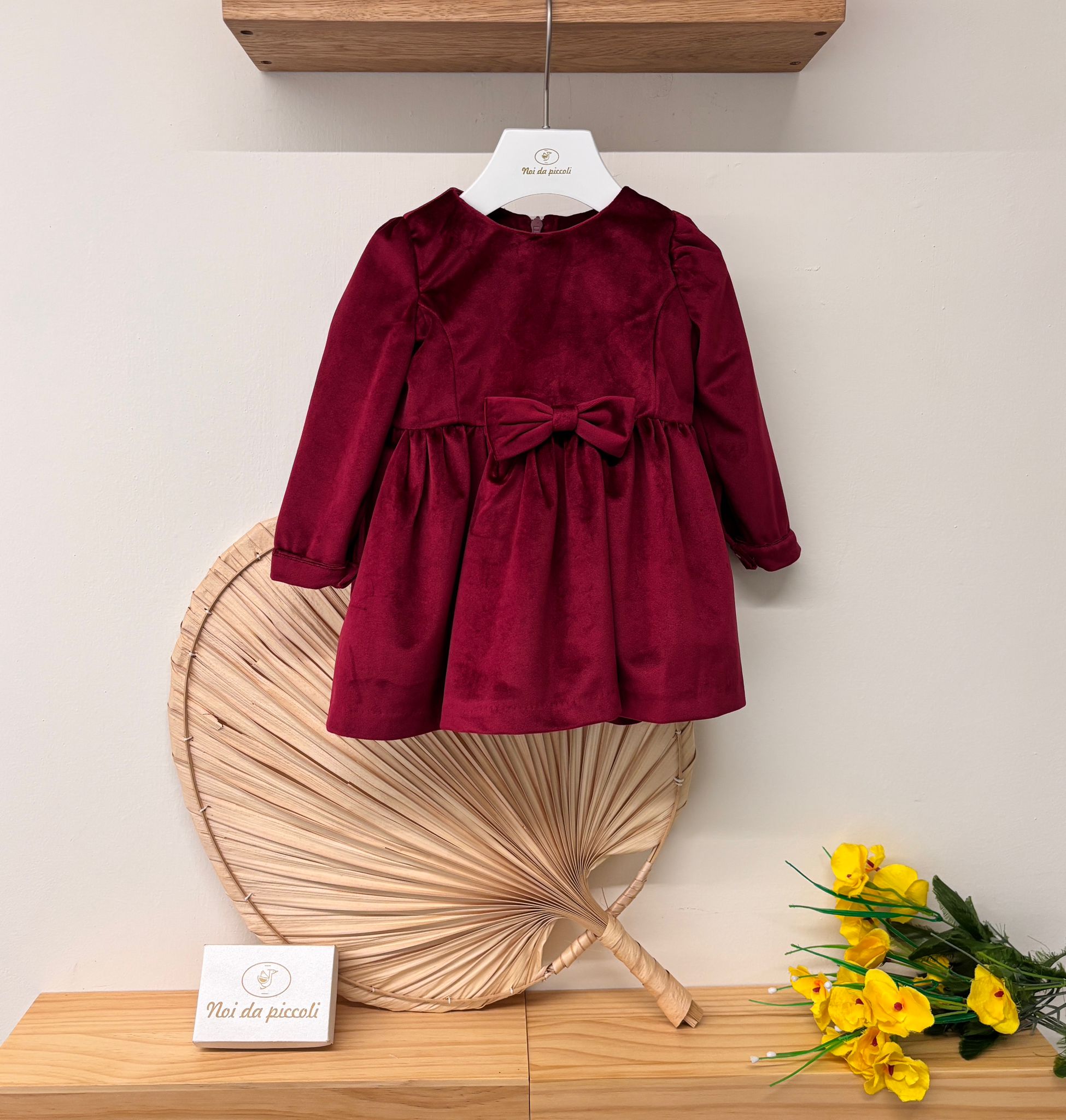 ABITINO IN VELLUTINO CON FIOCCHETTINO BORGOGNA - Noi da piccoli