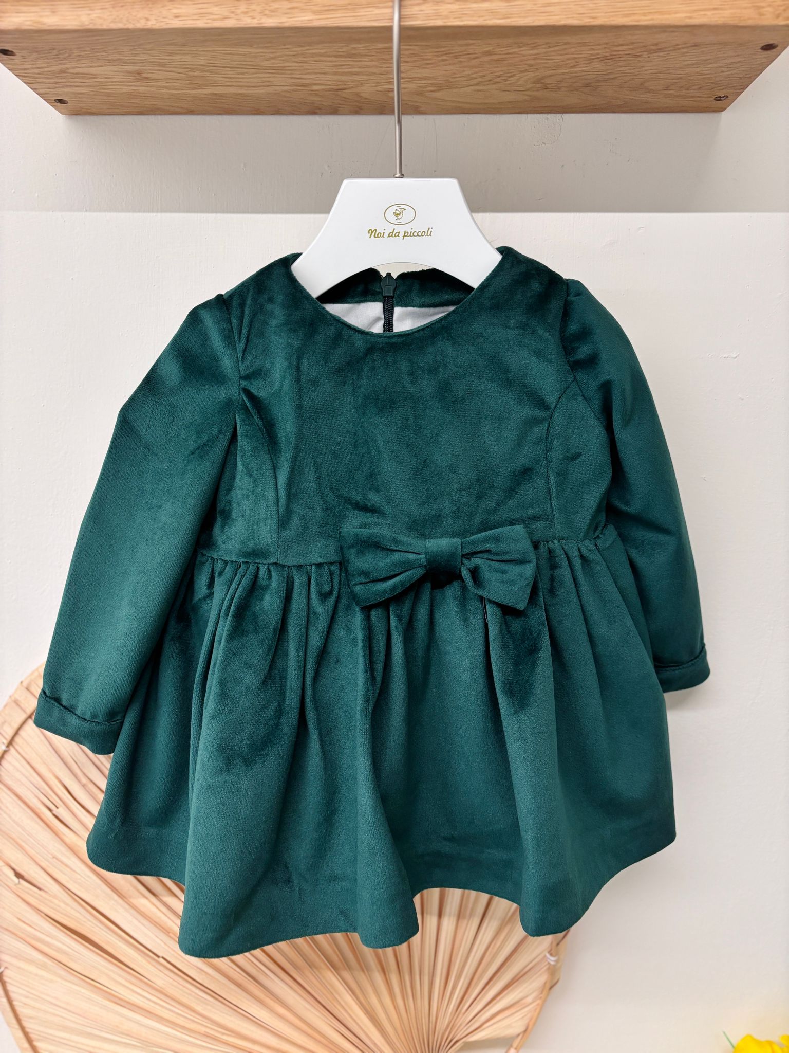 ABITINO IN VELLUTINO CON FIOCCHETTINO VERDE - Noi da piccoli