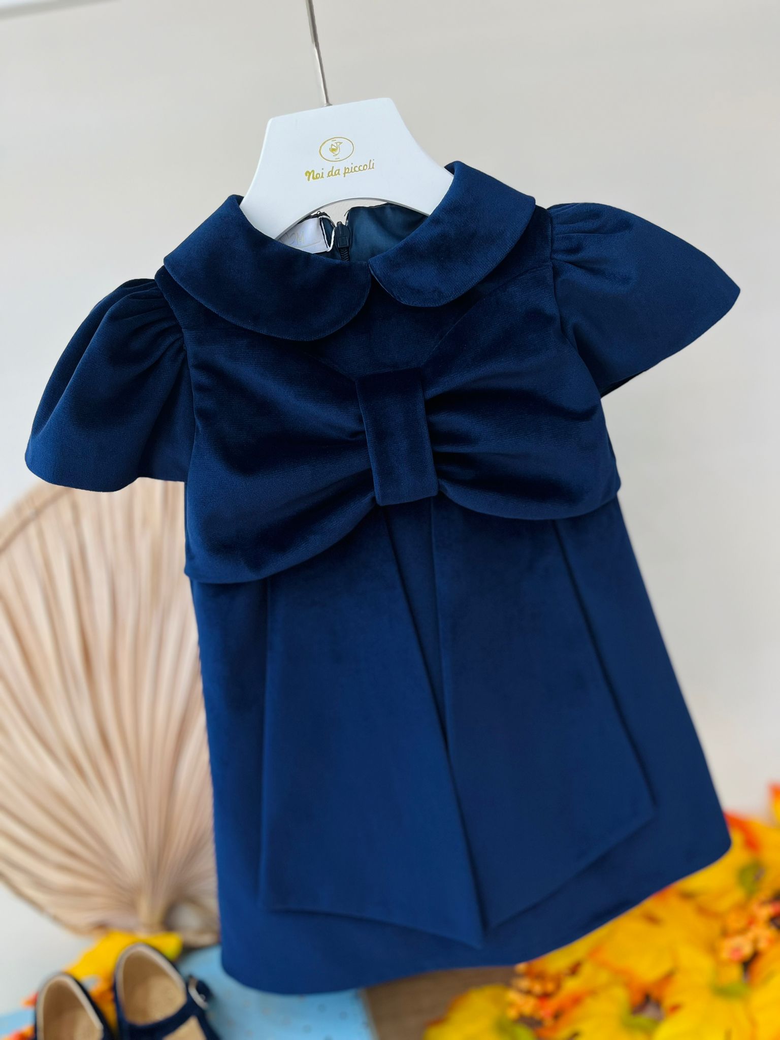 ABITO CERIMONIALE IN VELLUTO CON FIOCCHETTO BLU - Noi da piccoli