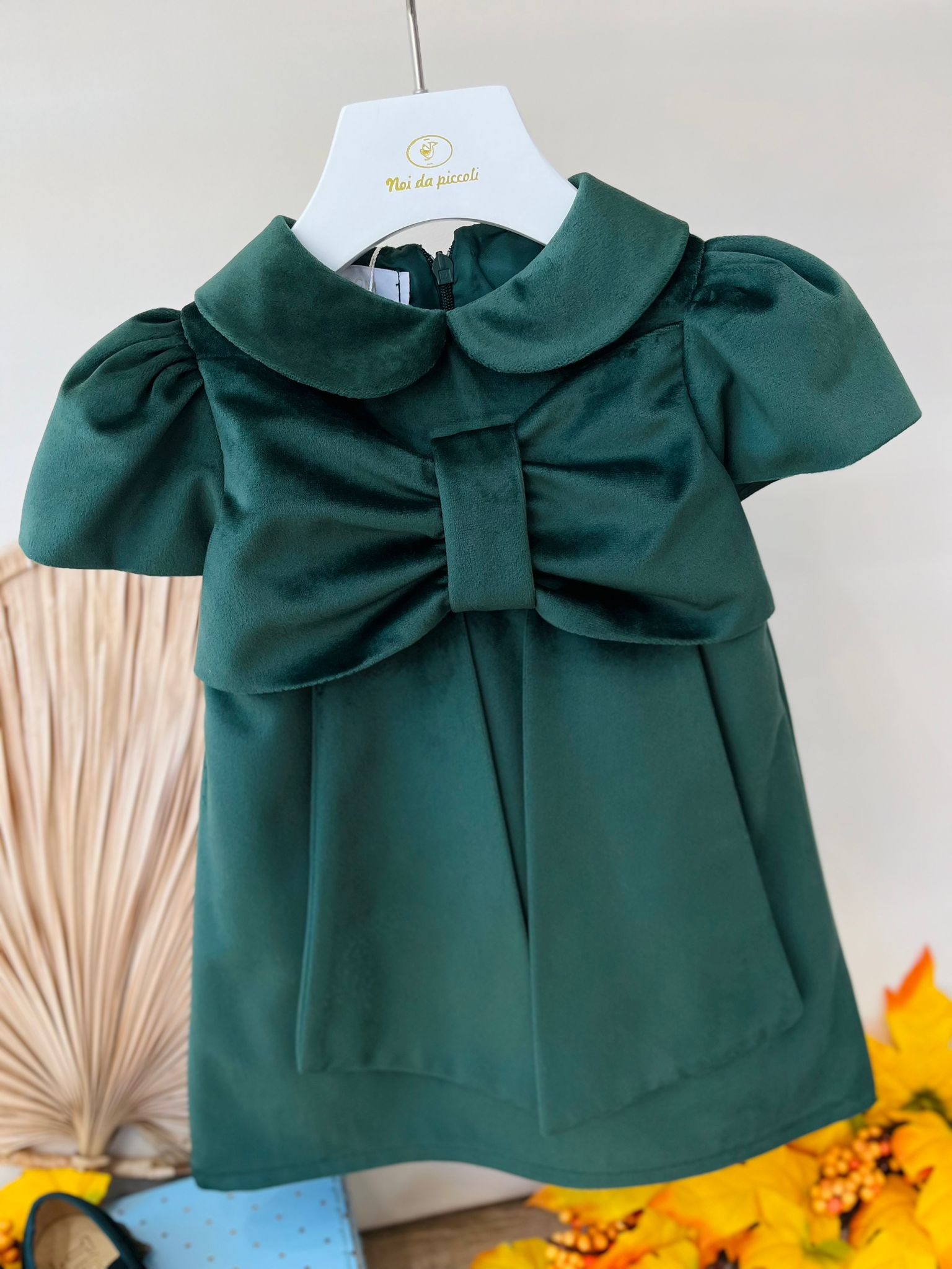 ABITO CERIMONIALE IN VELLUTO CON FIOCCHETTO VERDE - Noi da piccoli