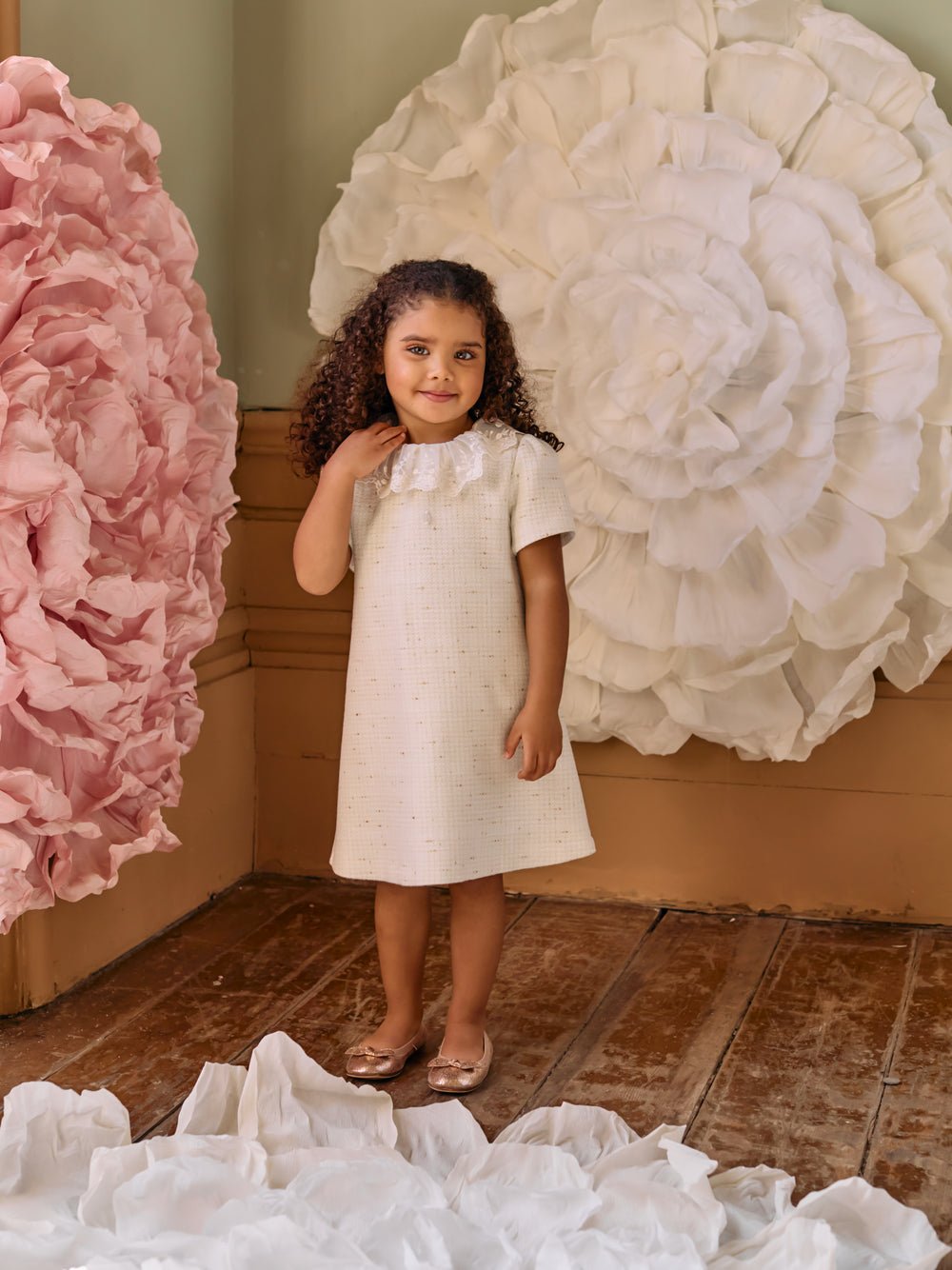 ABITO CORTO ELEGANTE CON COLLETTO IN PIZZO ECRU - Noi da piccoli