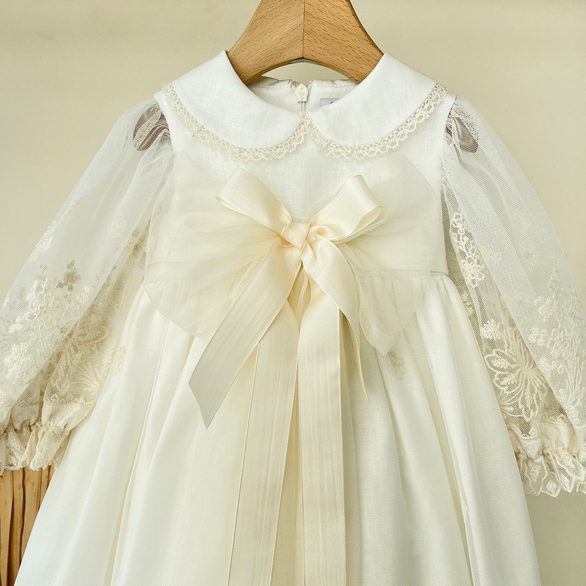 ABITO LUNGO CON CUFFIA INCANTO D'EPOCA VANIGLIA - Noi da piccoli