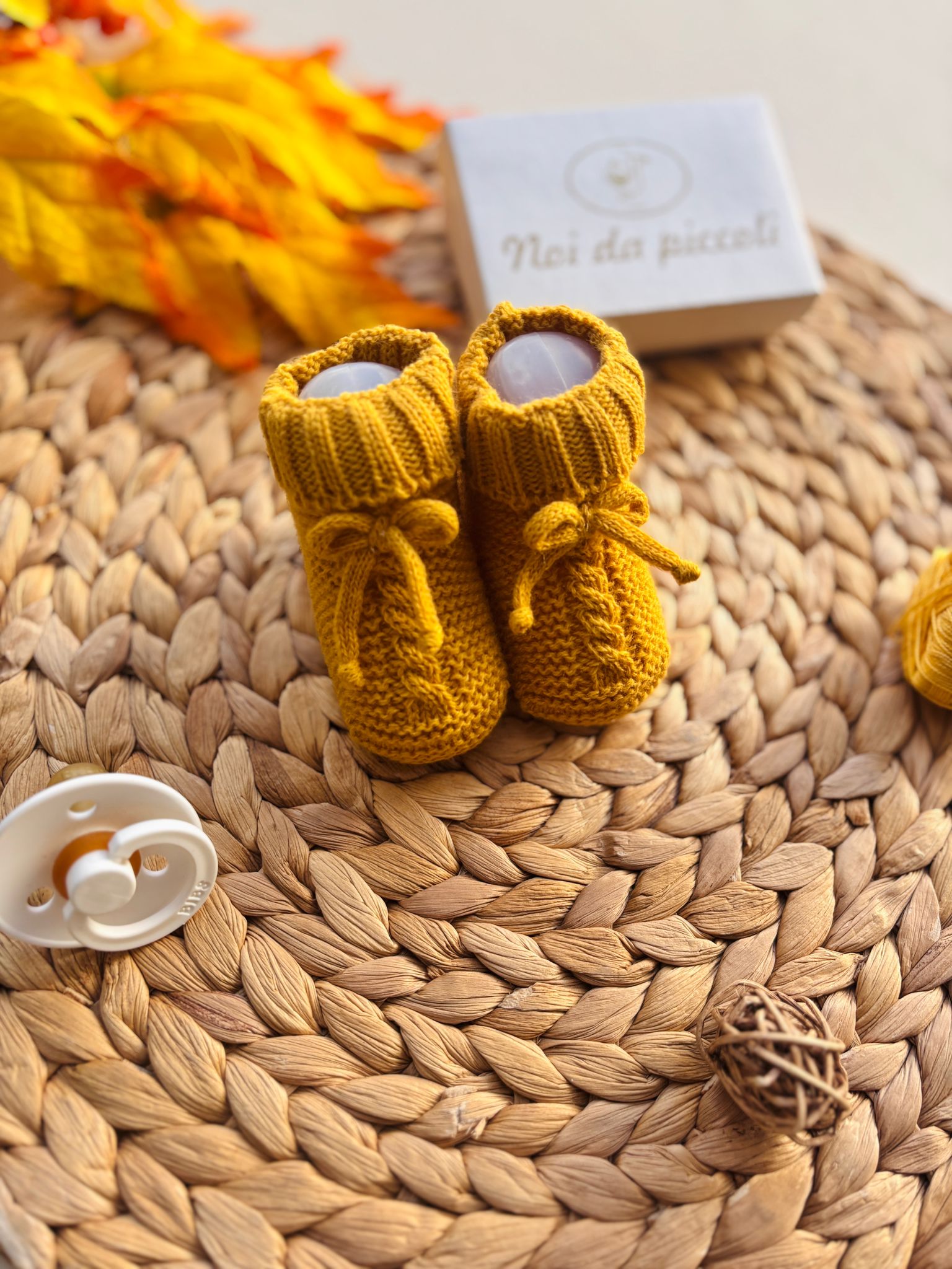 BABBUCCE IN FILATO CALDO MOSTAZA - Noi da piccoli