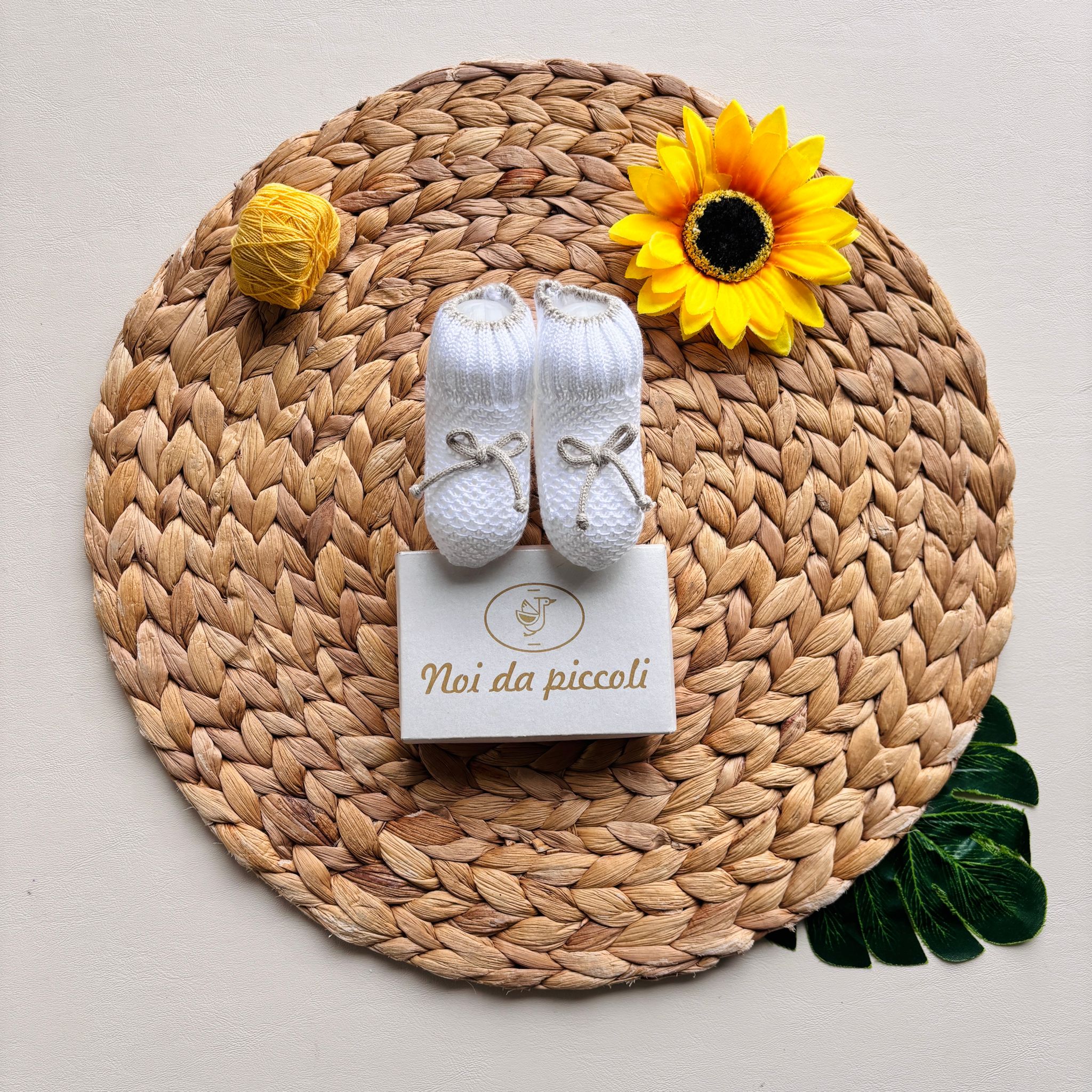 BABBUCCE IN FILO CON FIOCCHETTI CRUDO - Noi da piccoli