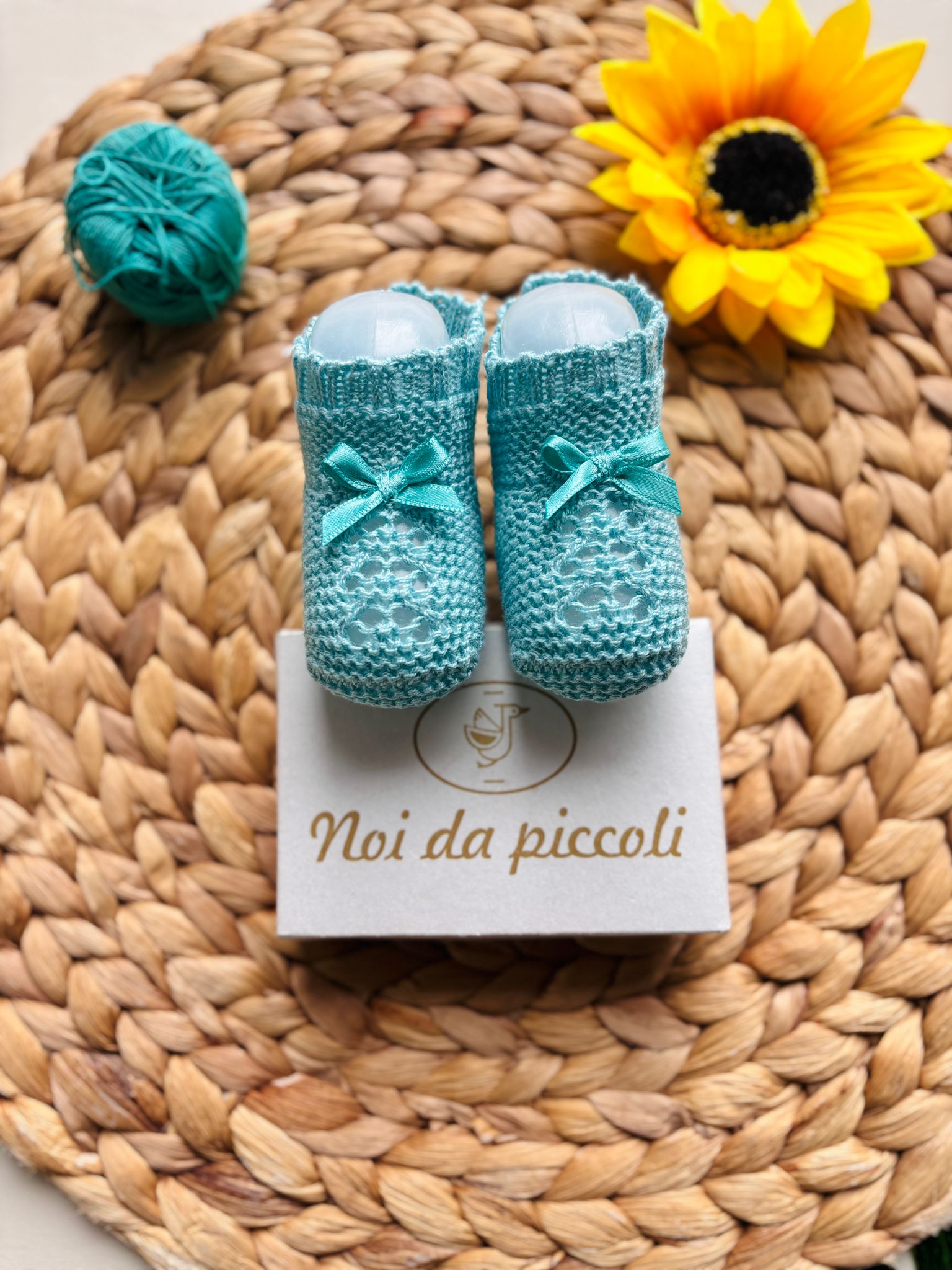 BABBUCCE IN FILO CON FIOCCHETTI VERDE ACQUA - Noi da piccoli