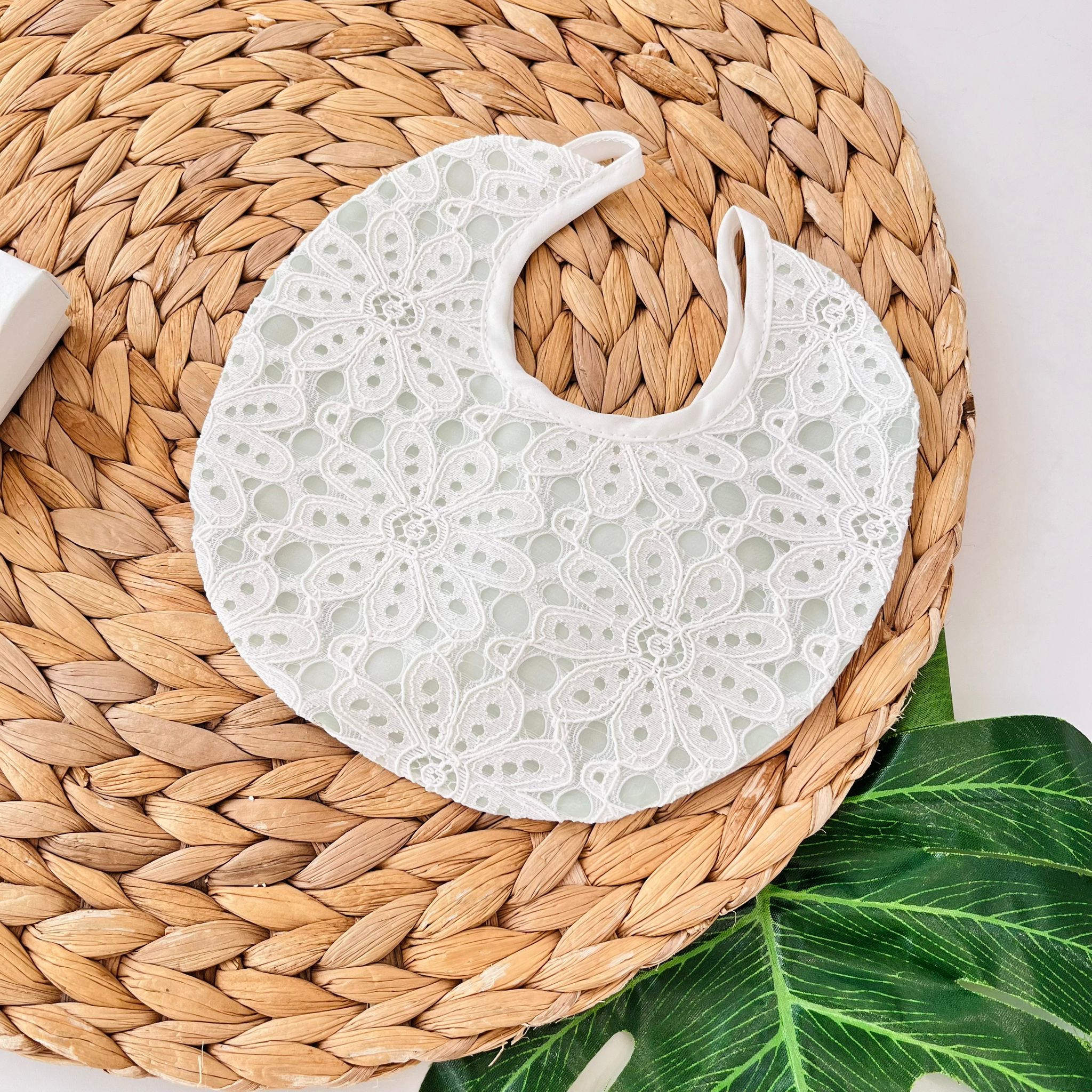 BAVETTA 100 % COTONE BIANCO VERDE MACRAME' - Noi da piccoli