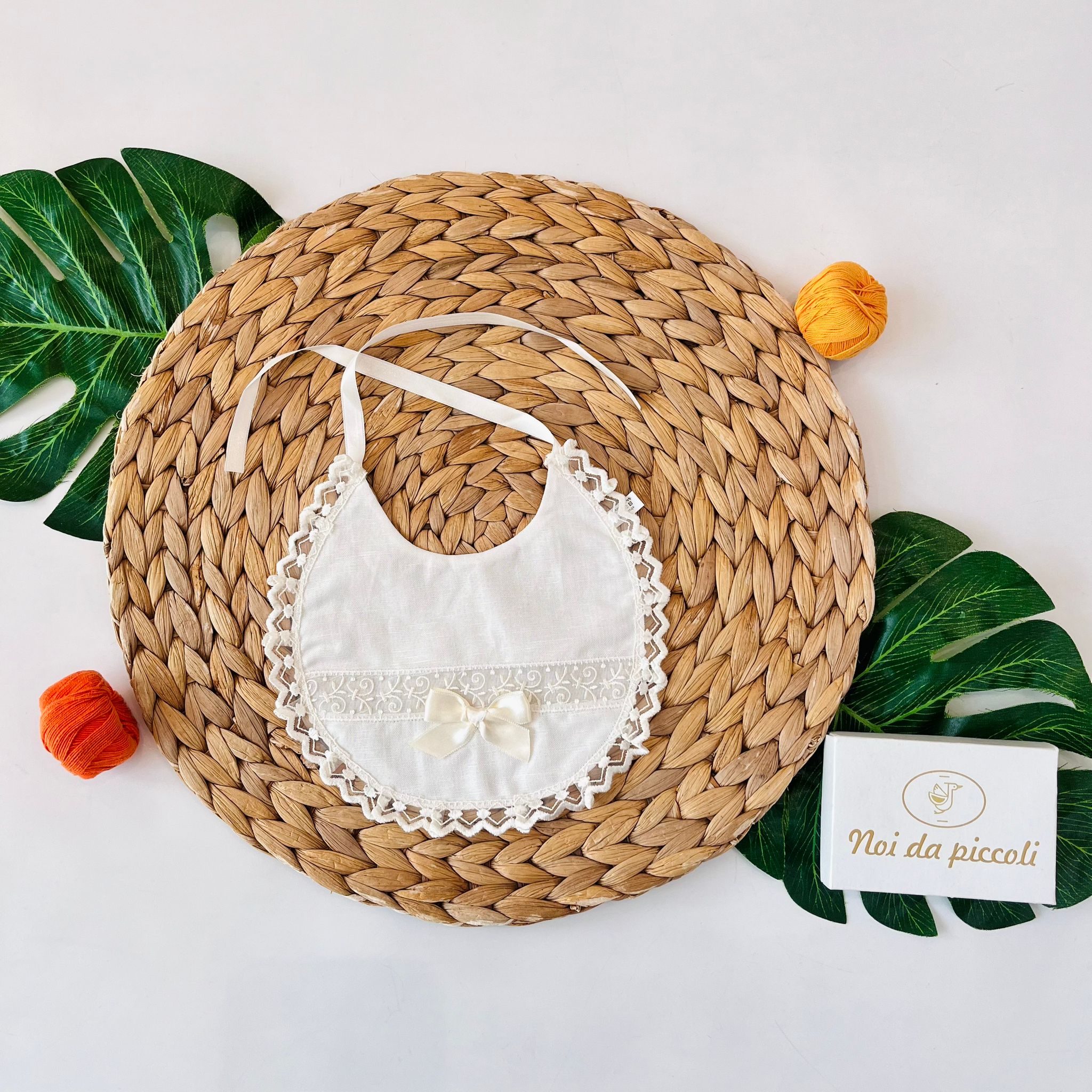 BAVETTA AVORIO PIZZO E FIOCCO - Noi da piccoli