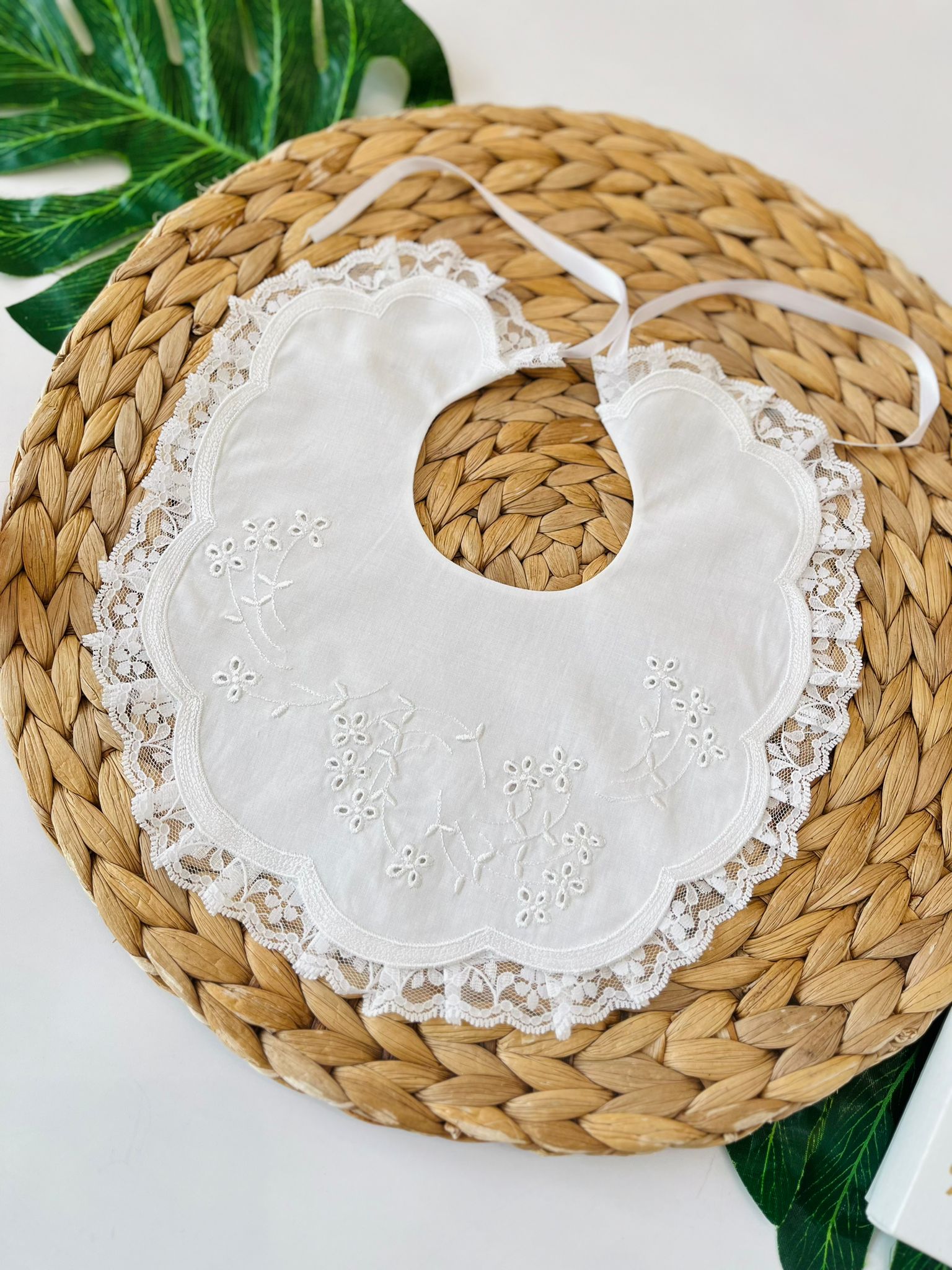 BAVETTA BIANCO RICAMATA - Noi da piccoli