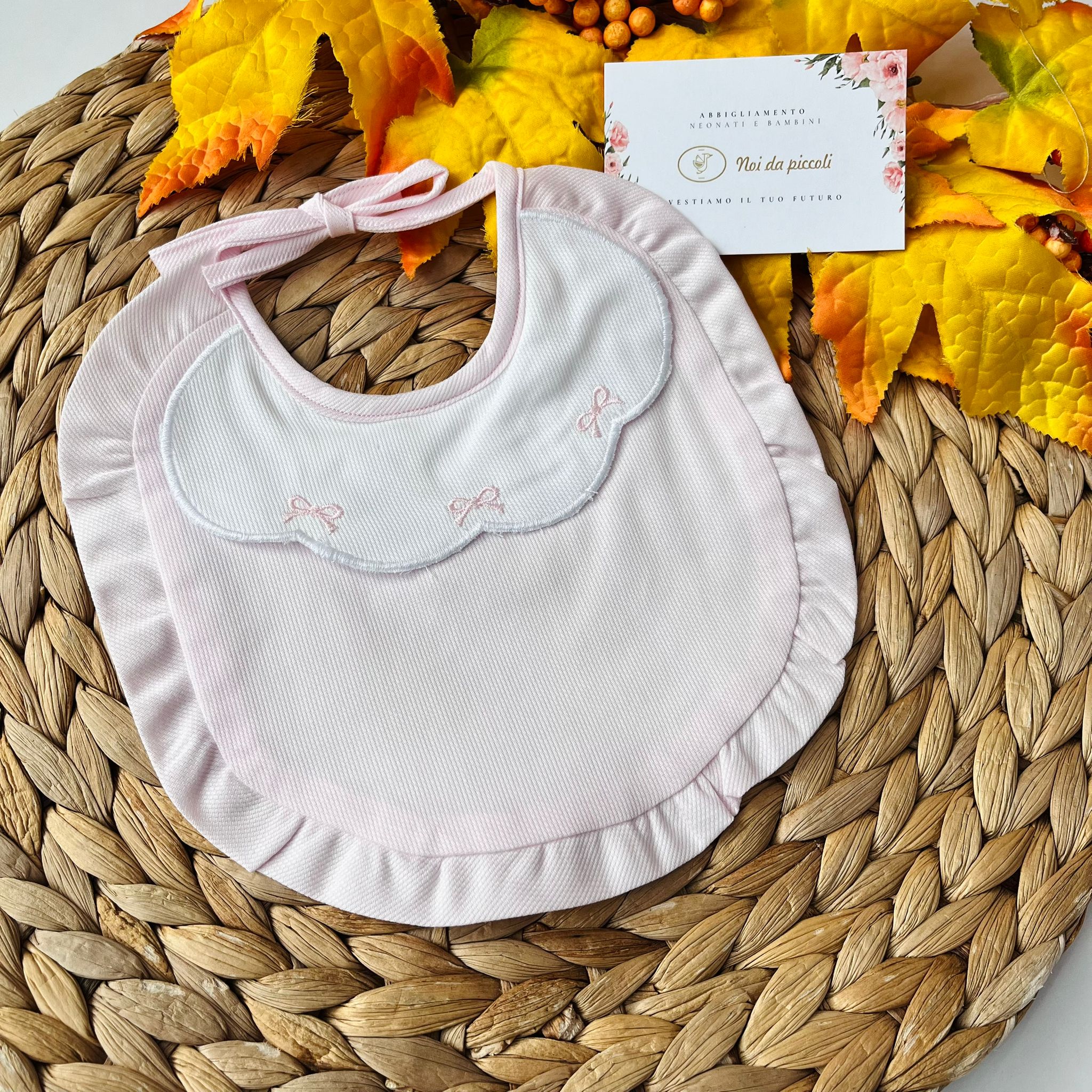 BAVETTA BICOLOR FIOCCHETTI ROSA - Noi da piccoli