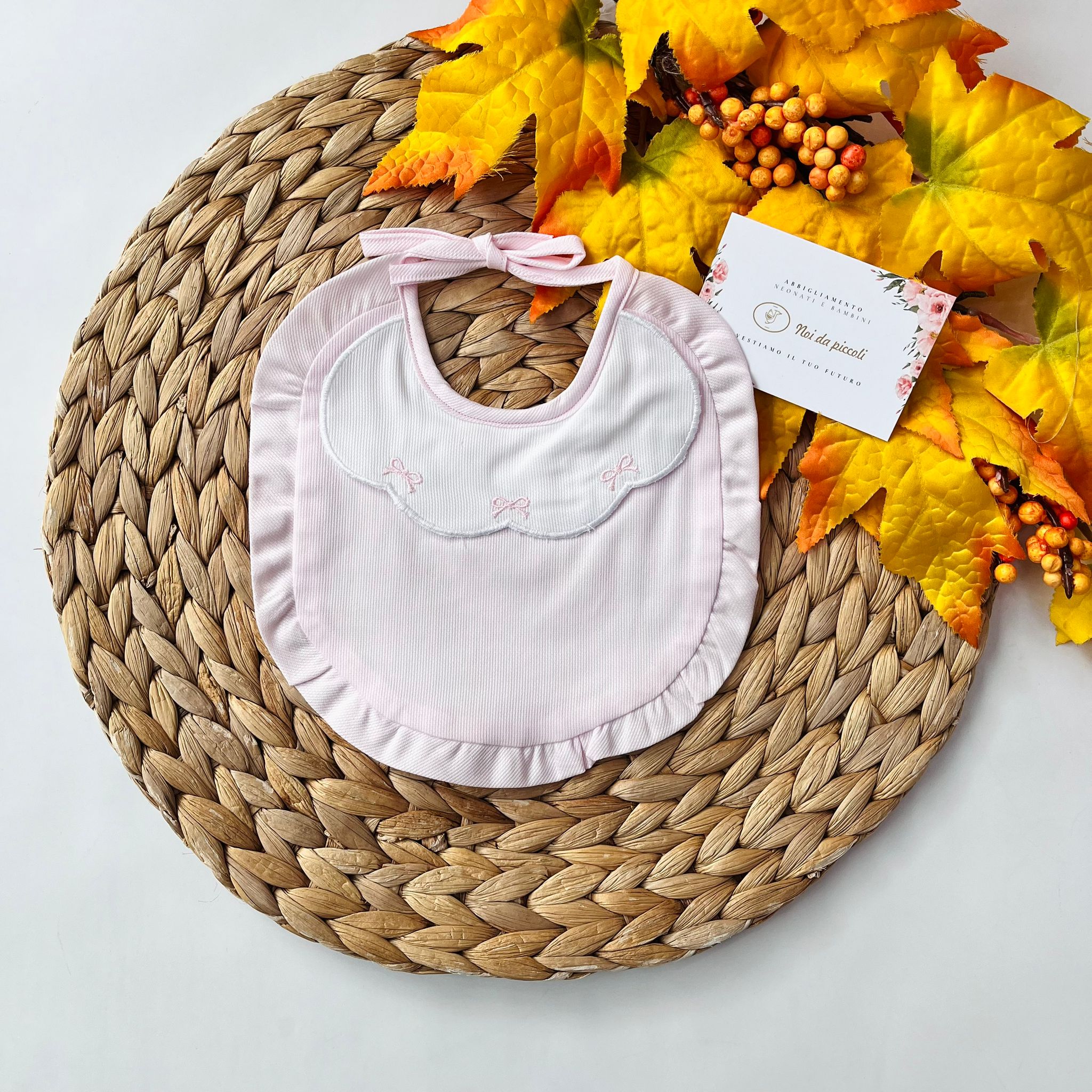 BAVETTA BICOLOR FIOCCHETTI ROSA - Noi da piccoli