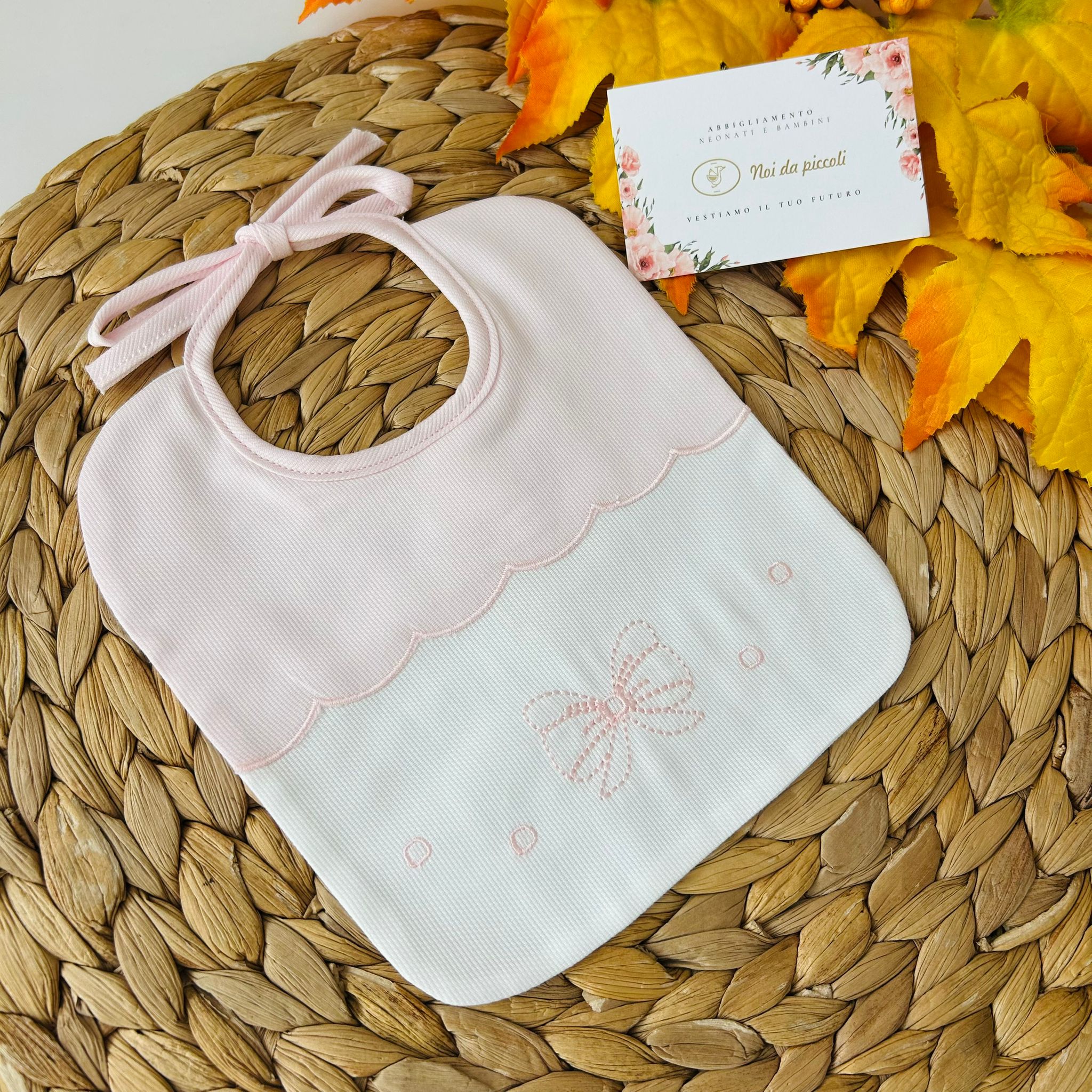 BAVETTA BICOLOR FIOCCO E PALLINI ROSA - Noi da piccoli