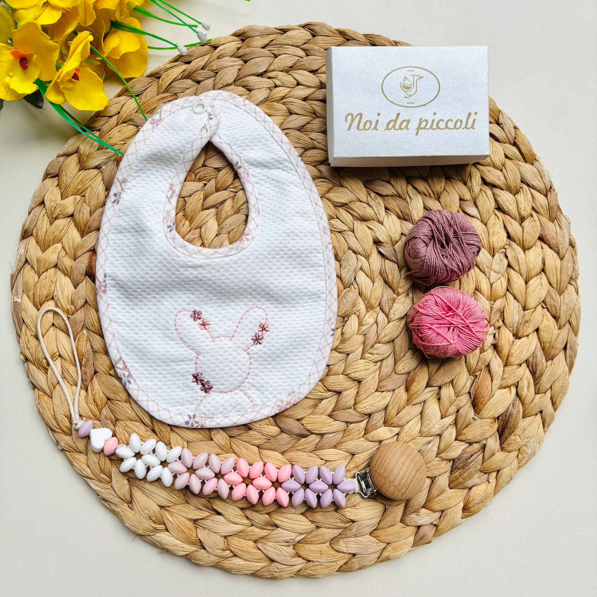 BAVETTA CON CONIGLIETTO BIANCO ROSA - Noi da piccoli