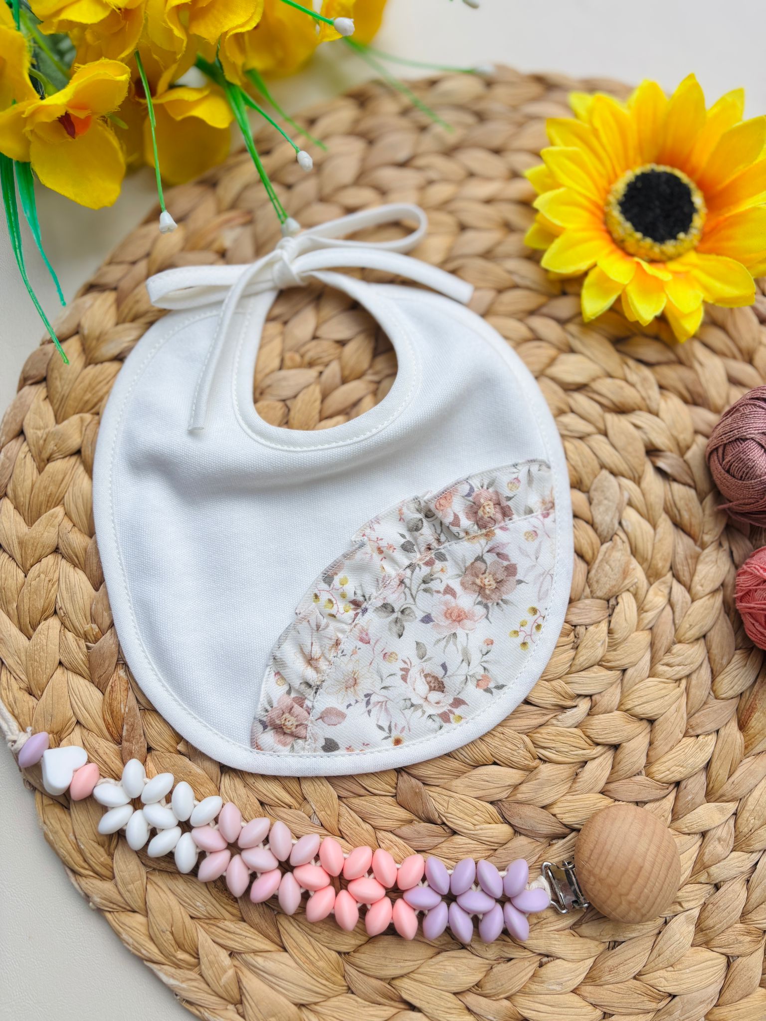 BAVETTA CON FIORELLINI BIANCO - Noi da piccoli