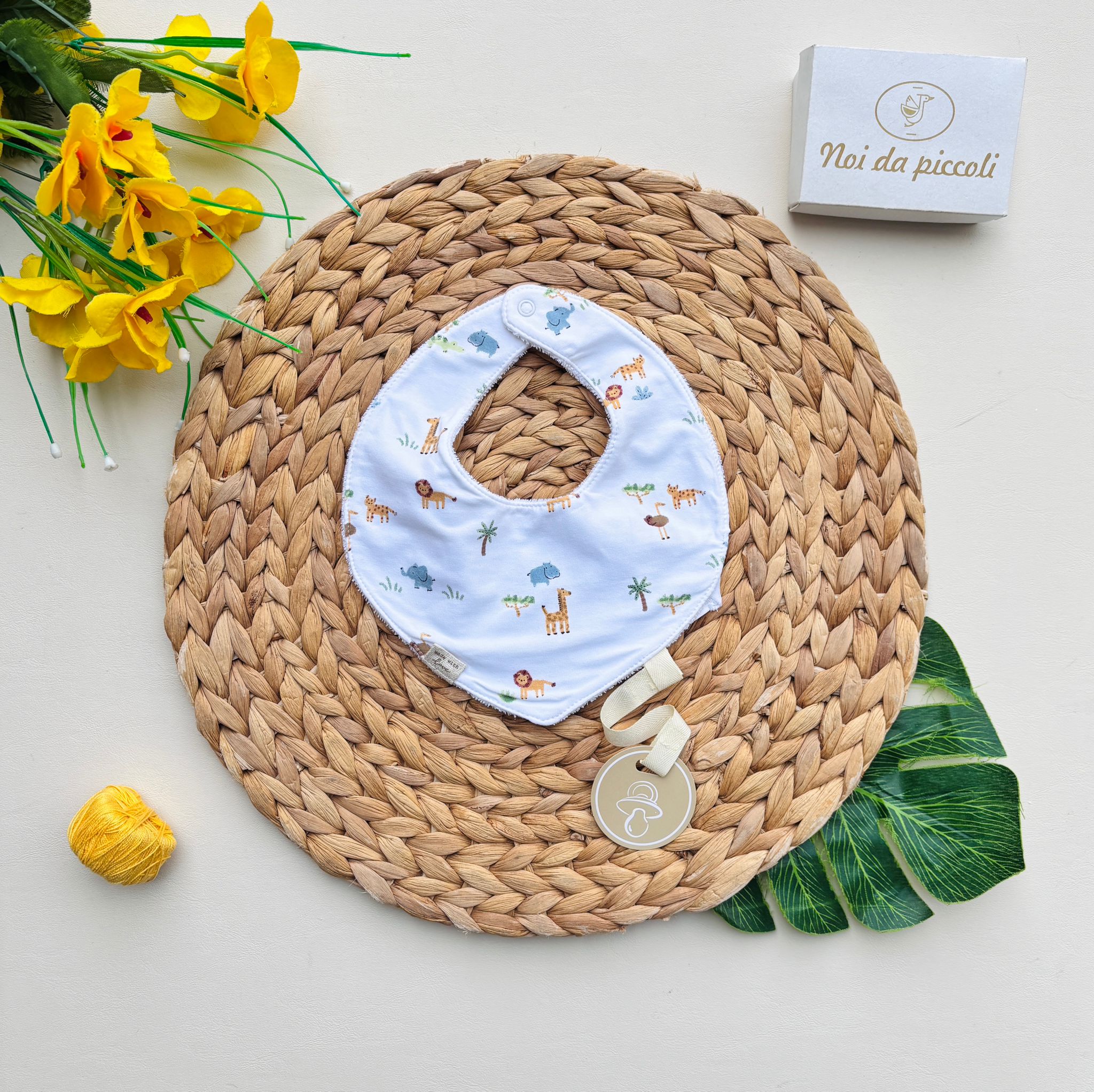 BAVETTA IN COTONE ANIMALI SAFARI BIANCO - Noi da piccoli