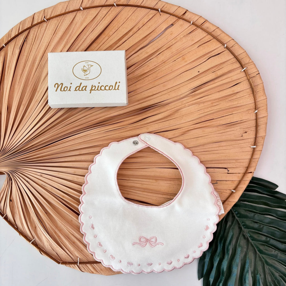 BAVETTA IN COTONE CALDO ROSA con fiocchetto centrale - Noi da piccoli