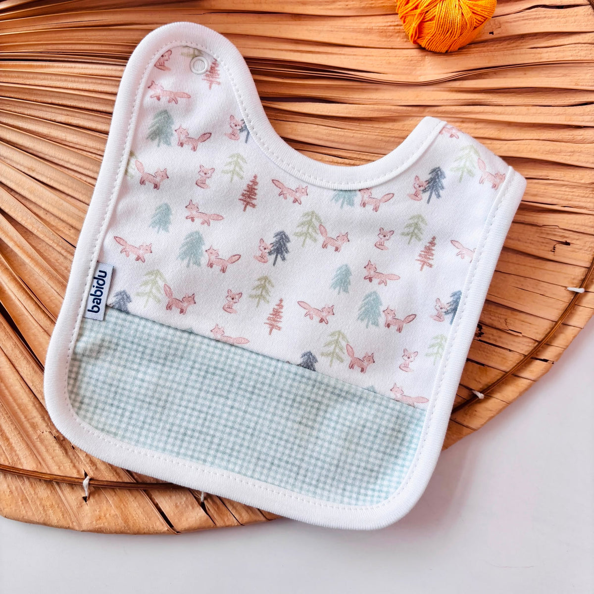BAVETTA IN COTONE CALDO VERDE con teneri animaletti - Noi da piccoli