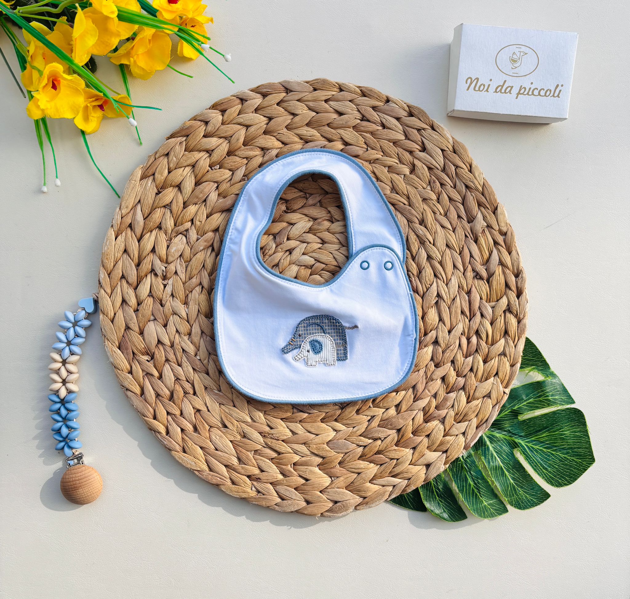 BAVETTA IN COTONE CON ELEFNTINI CENTRALI Bianco Cielo - Noi da piccoli