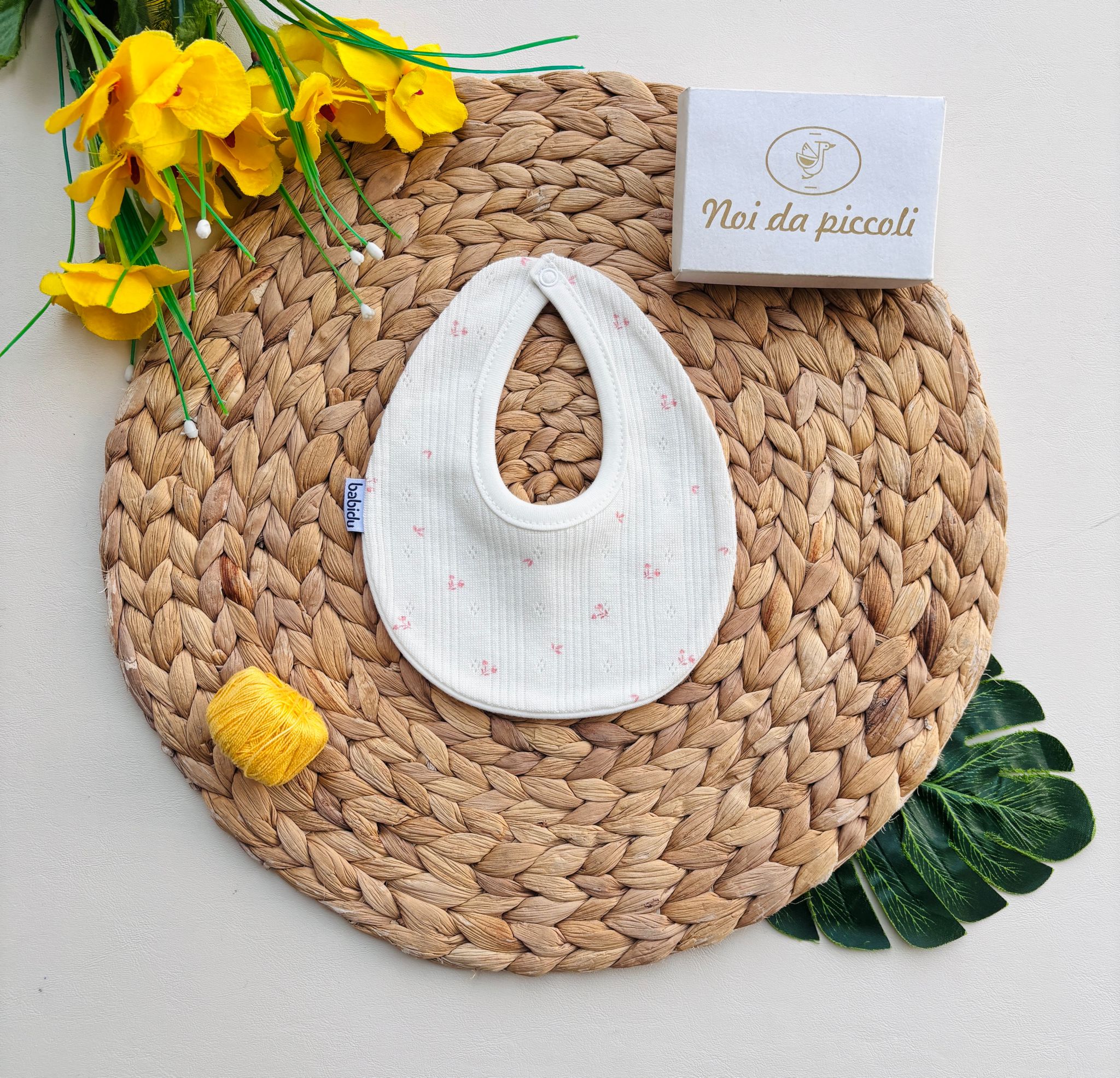 BAVETTA IN COTONE CON FOGLIOLINE CRUDO - Noi da piccoli