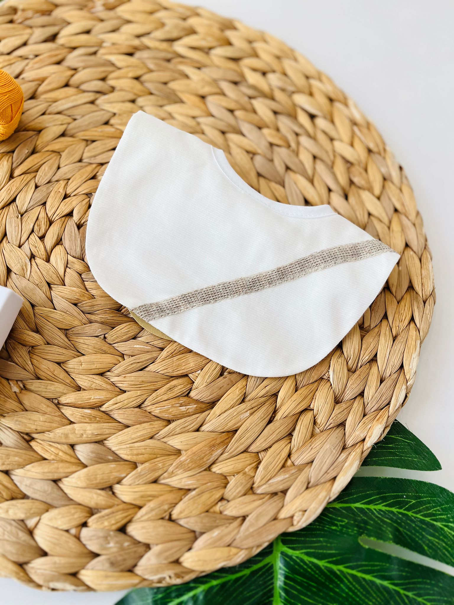 BAVETTINA CON FASCIA ANGOLARE Cotone JEANS TORTORA - Noi da piccoli