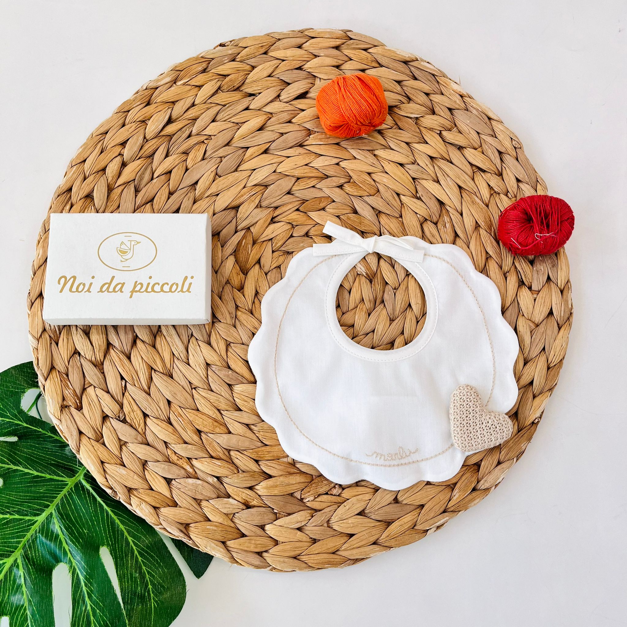 BAVETTO CUORE IN RILIEVO 100 % COTONE BIANCO SABBIA - Noi da piccoli