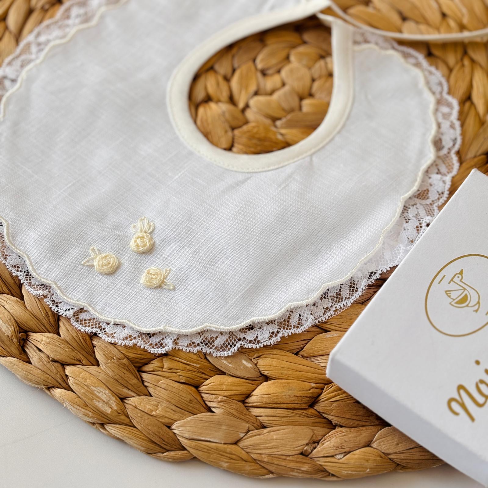 BAVETTO IN LINO ROSELLINE RICAMATE - Noi da piccoli