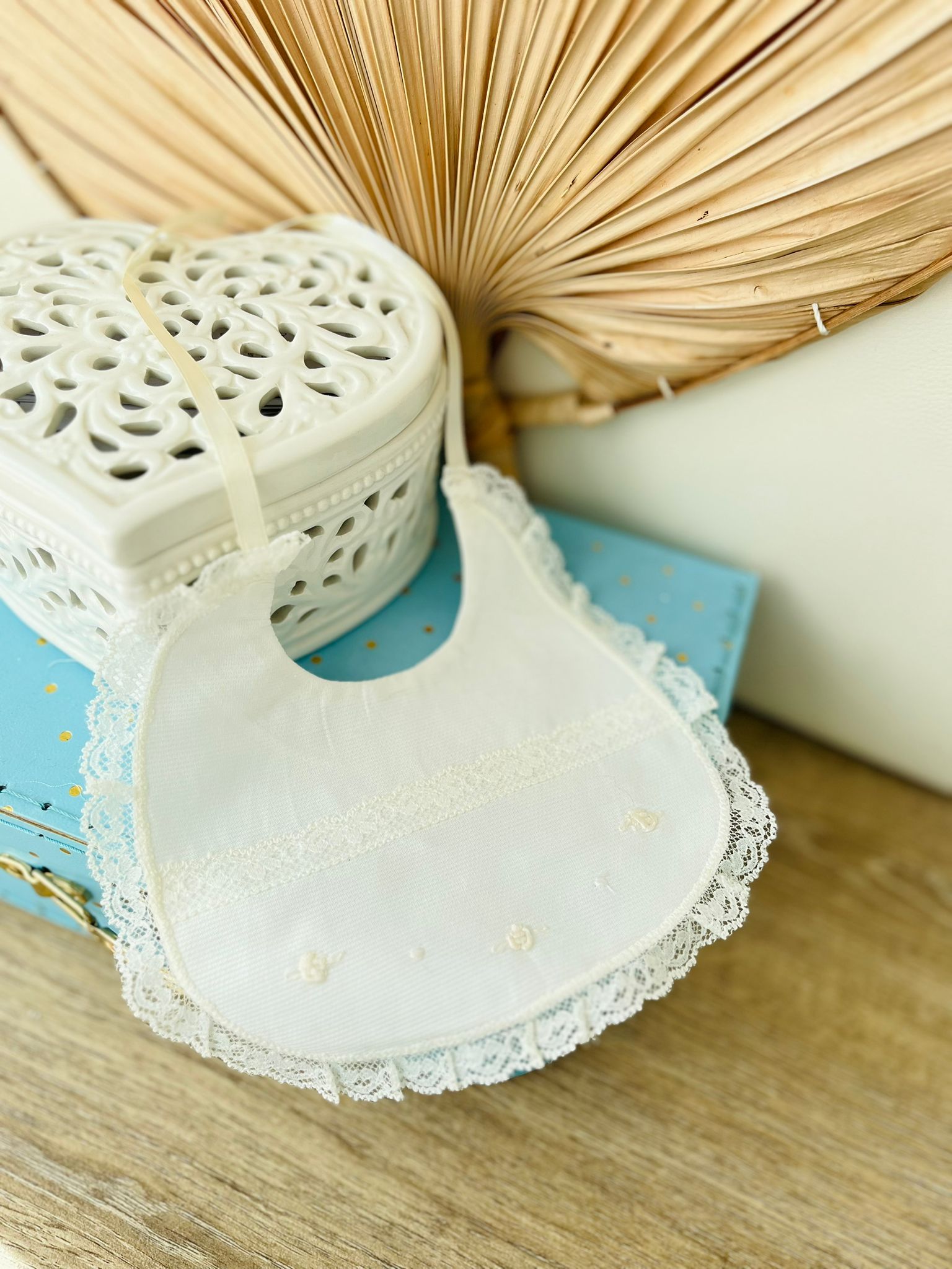 BAVETTO IN PIZZO AVORIO - Noi da piccoli