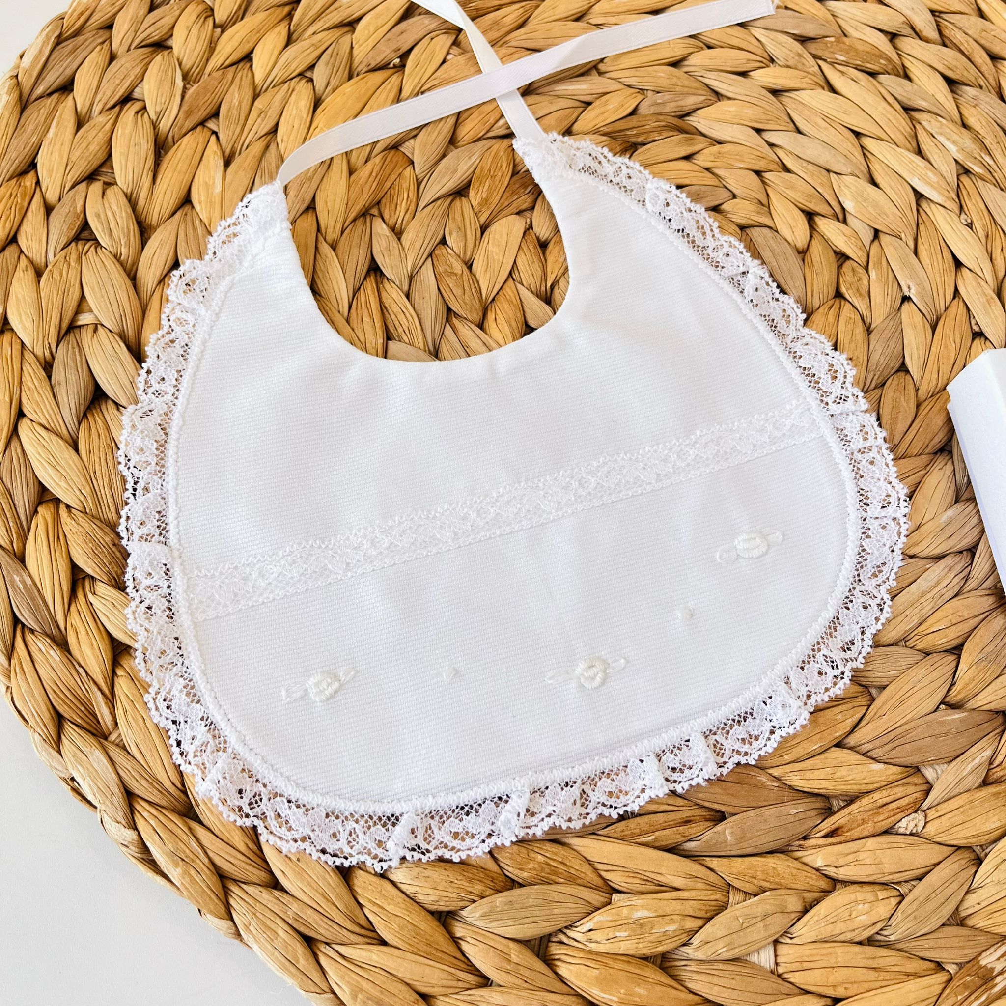 BAVETTO IN PIZZO BIANCO - Noi da piccoli